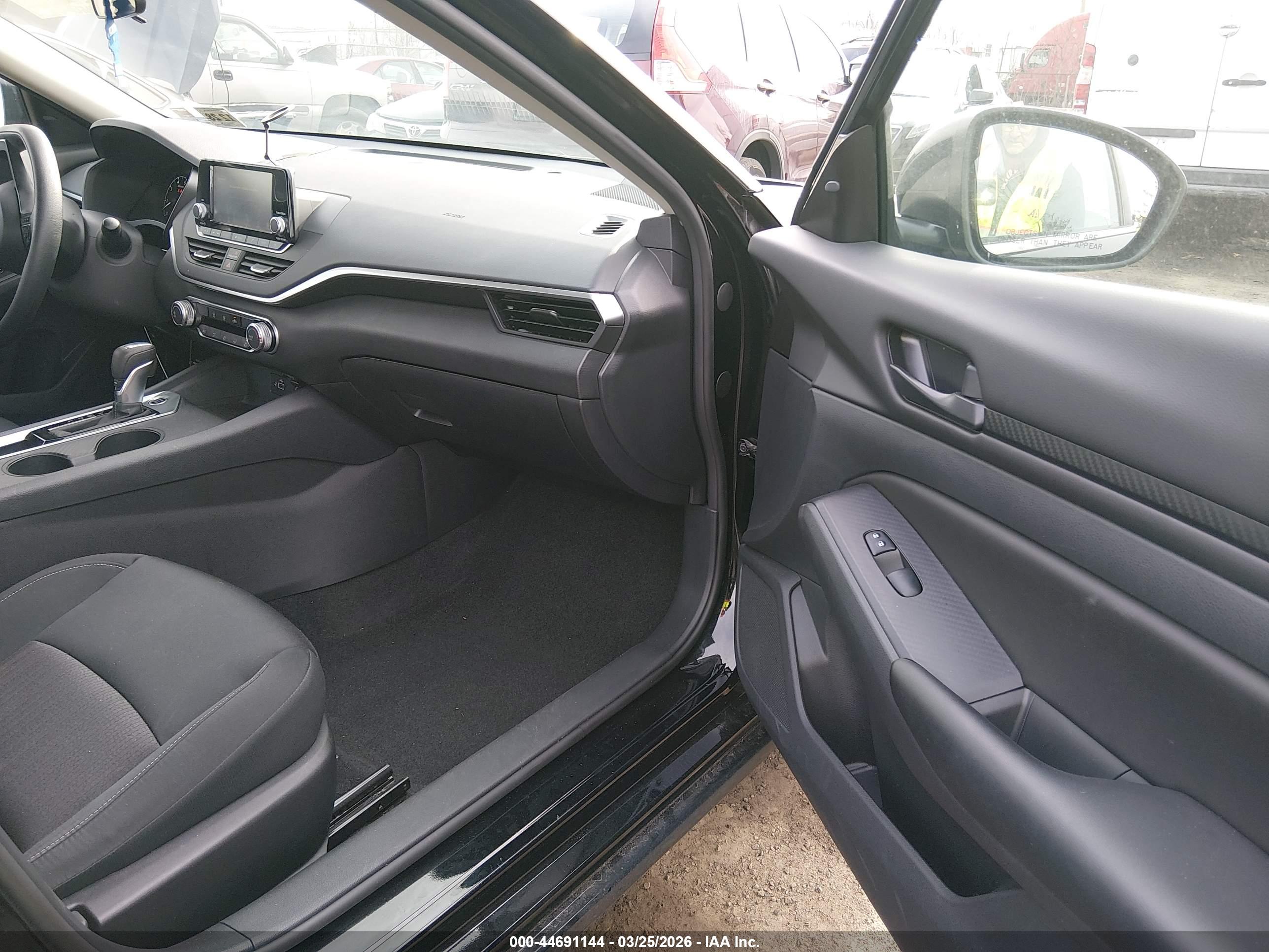 NISSAN ALTIMA image 5