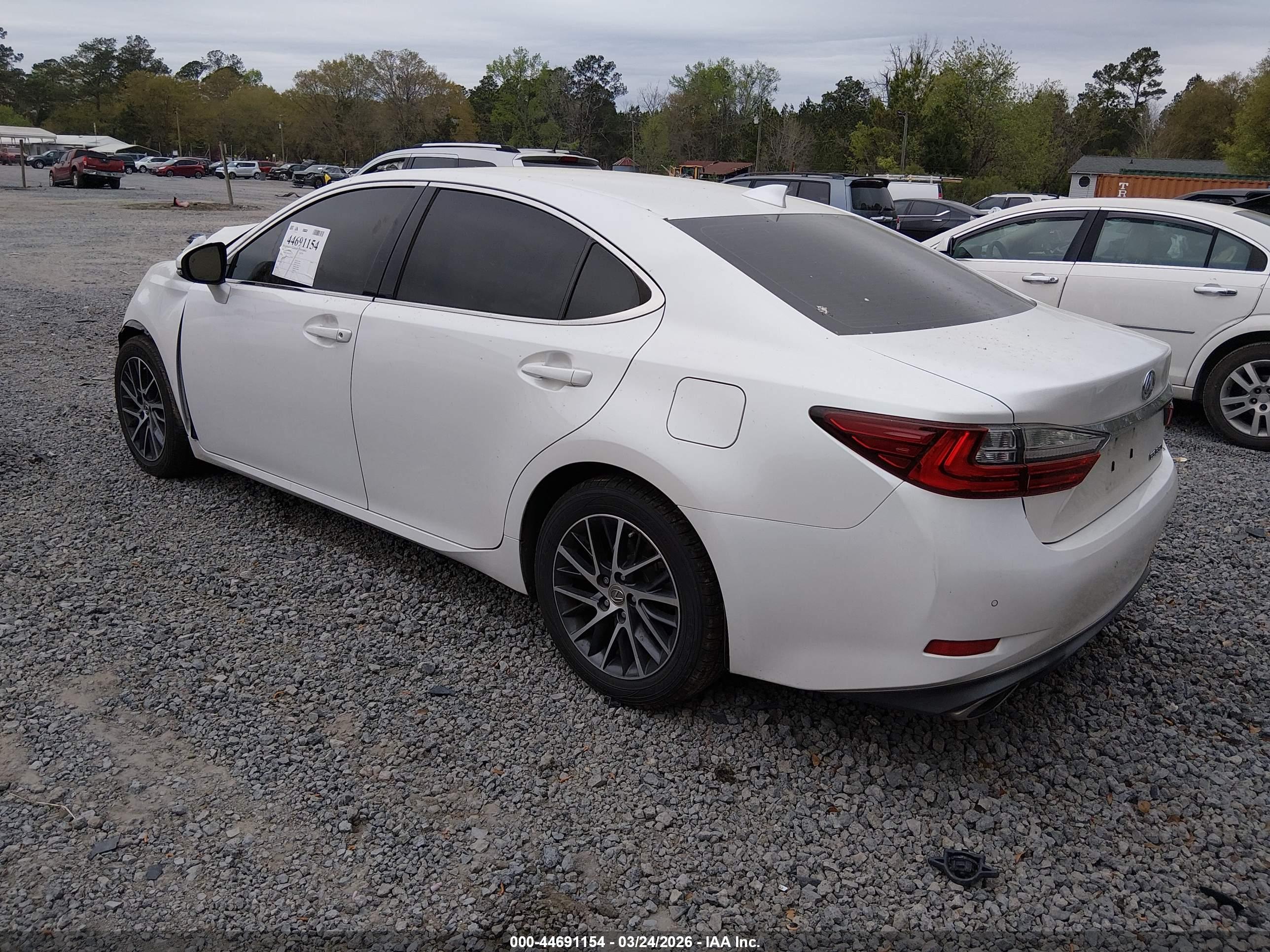LEXUS ES image 3