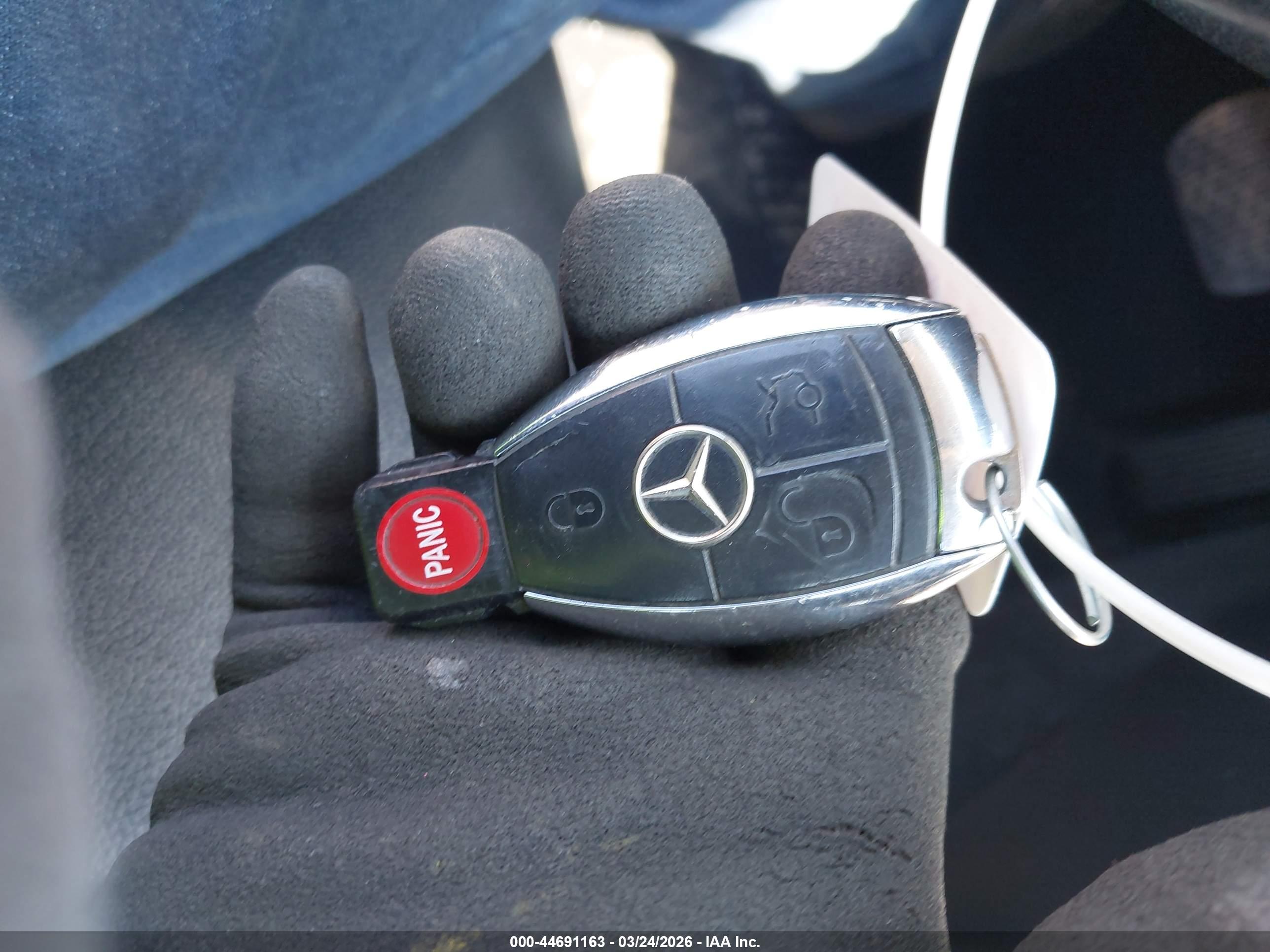 MERCEDES-BENZ E image 11