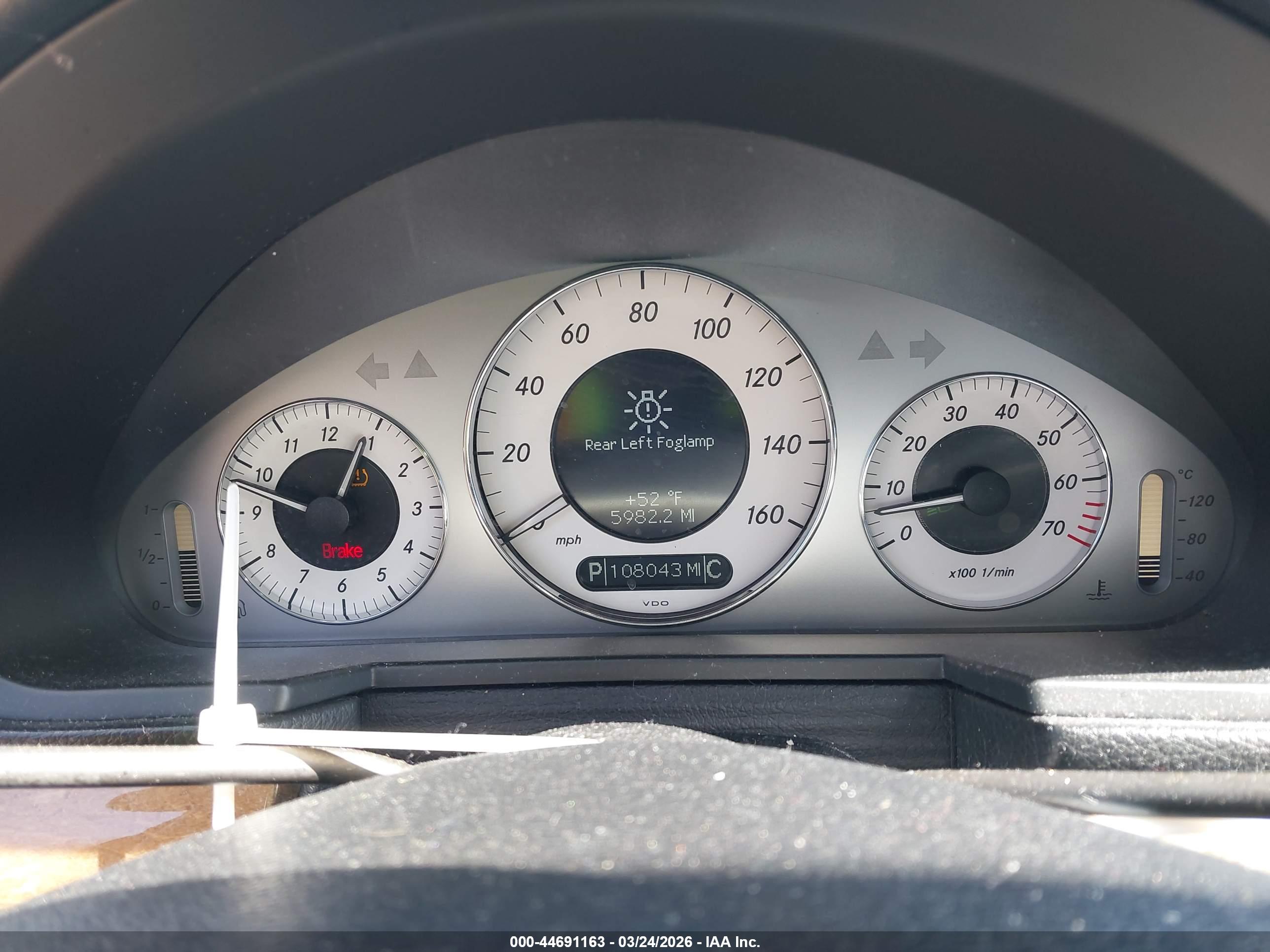MERCEDES-BENZ E image 7