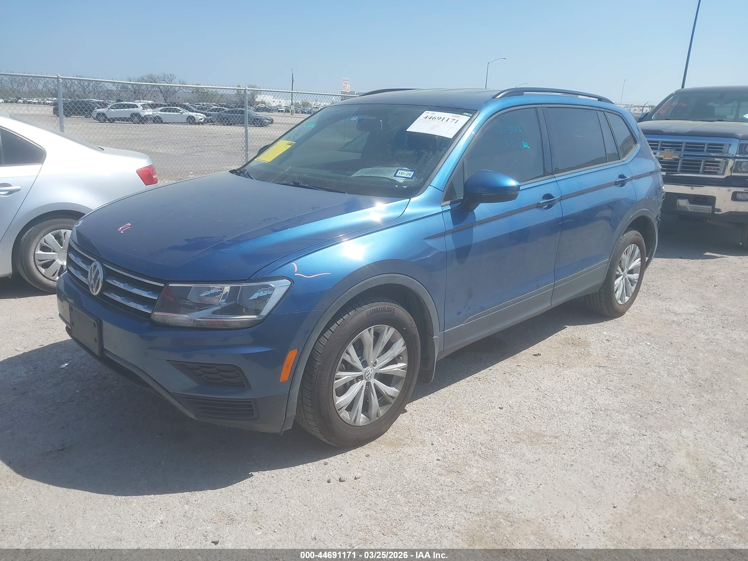 VOLKSWAGEN TIGUAN image 2