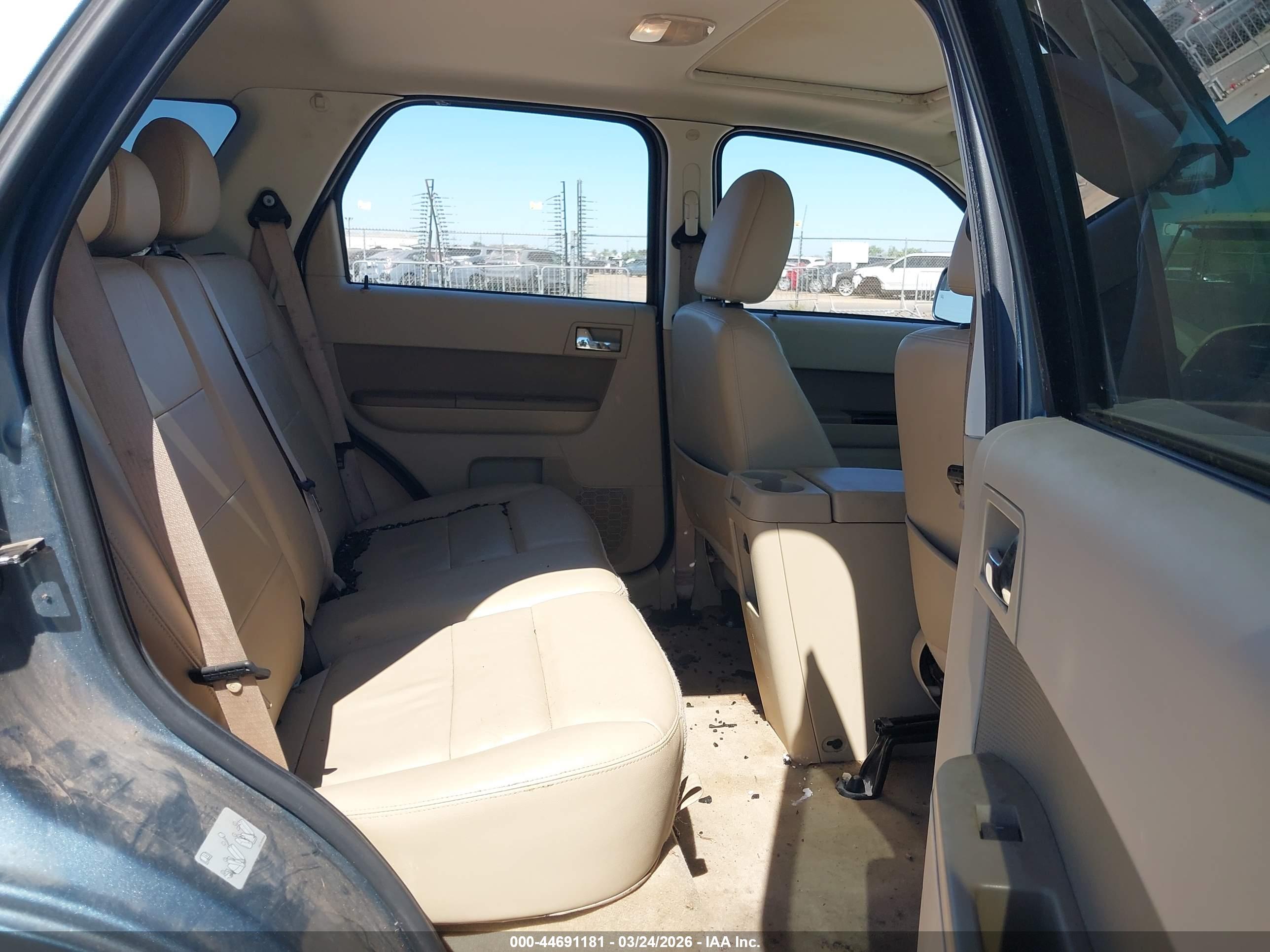 FORD ESCAPE image 8