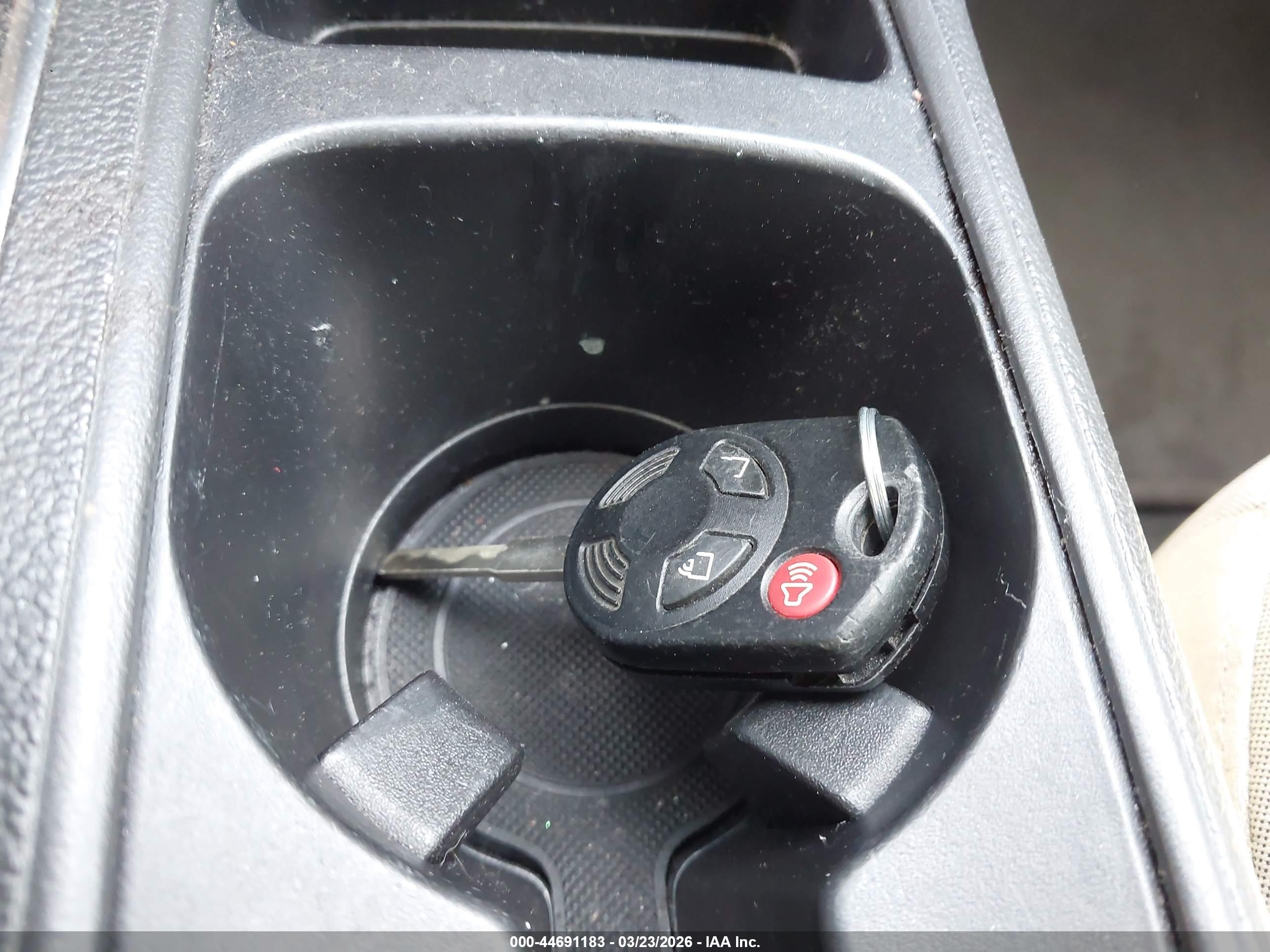 FORD ESCAPE image 11