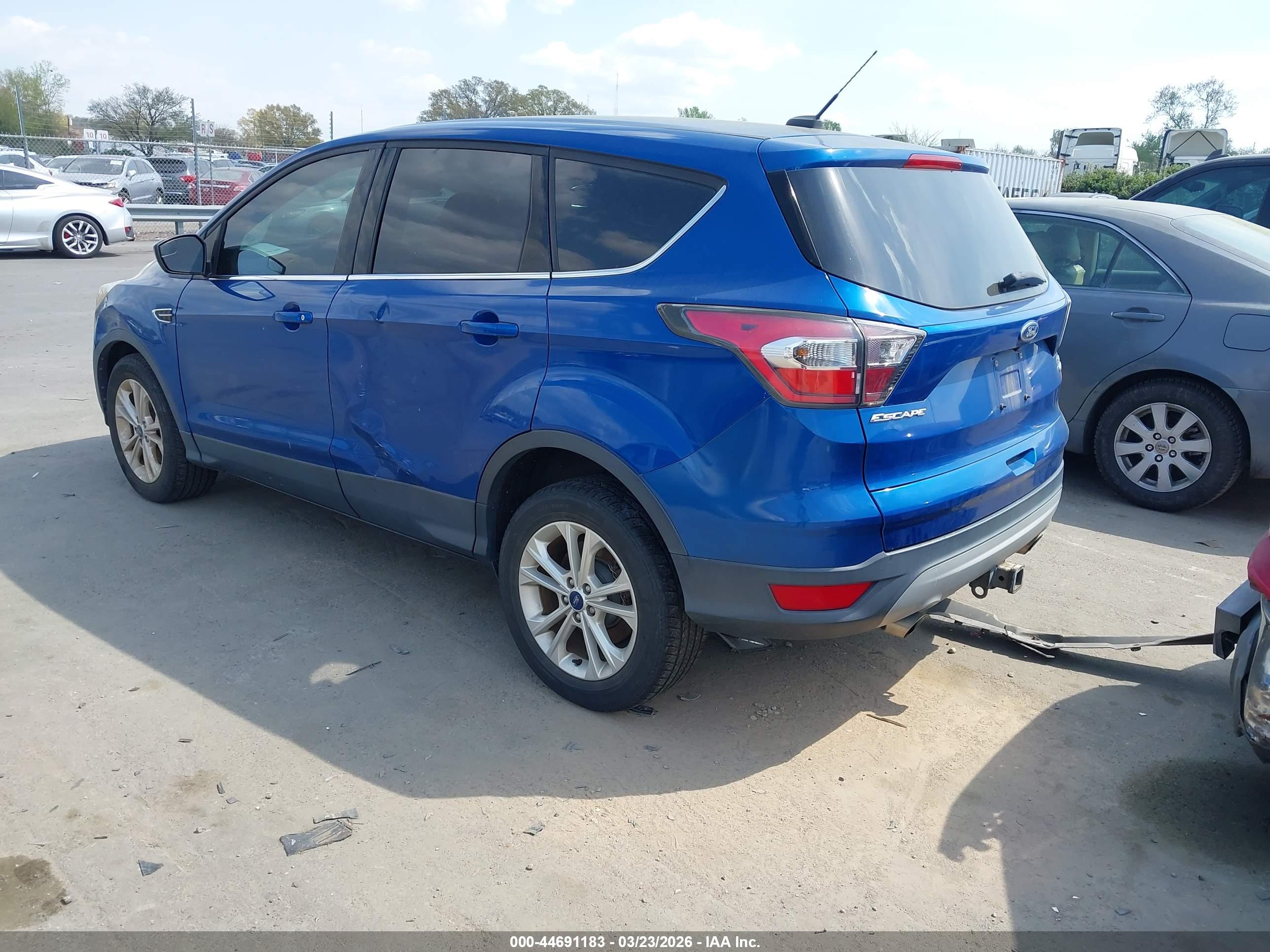FORD ESCAPE image 3
