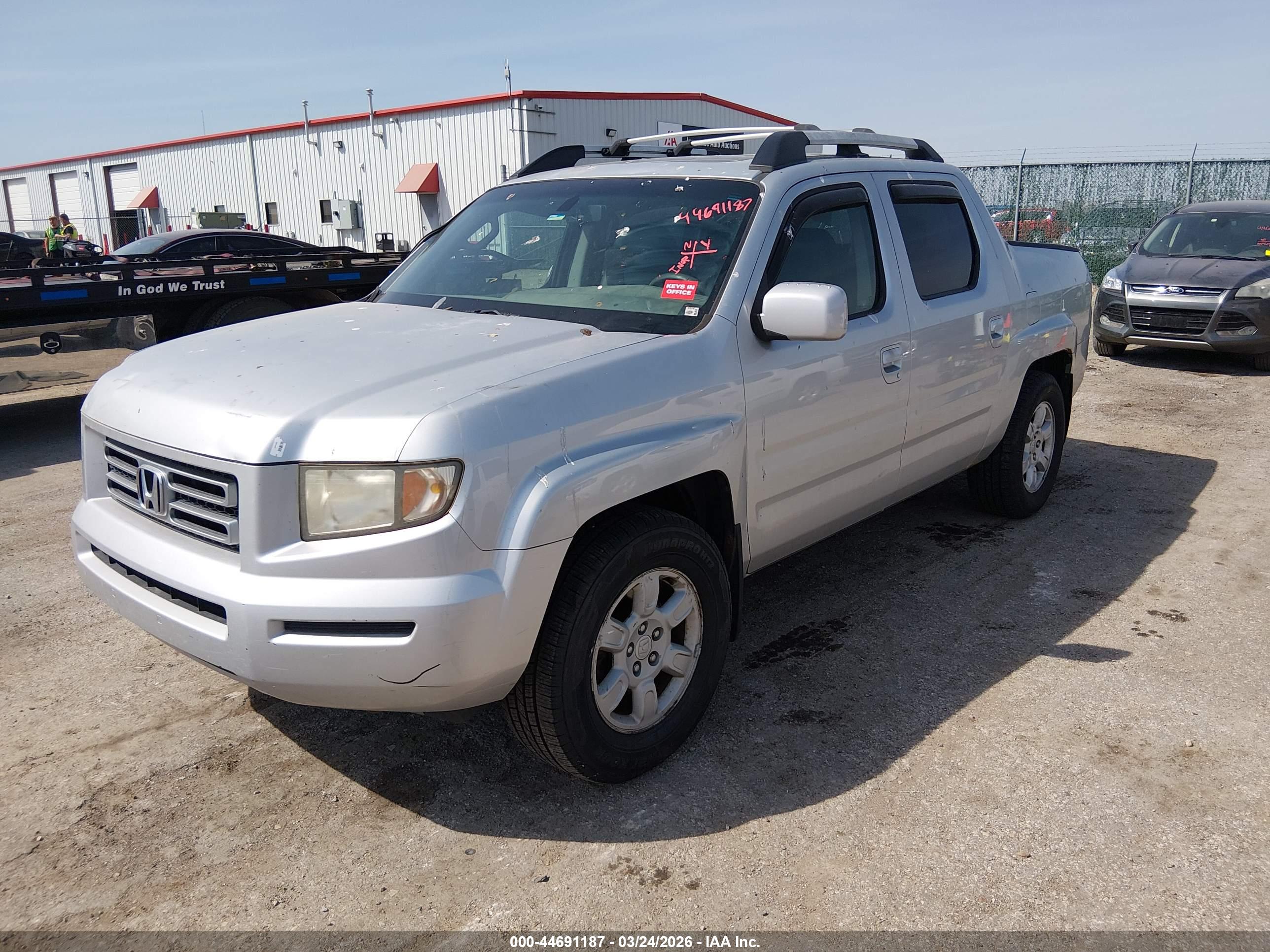 HONDA RIDGELINE image 2