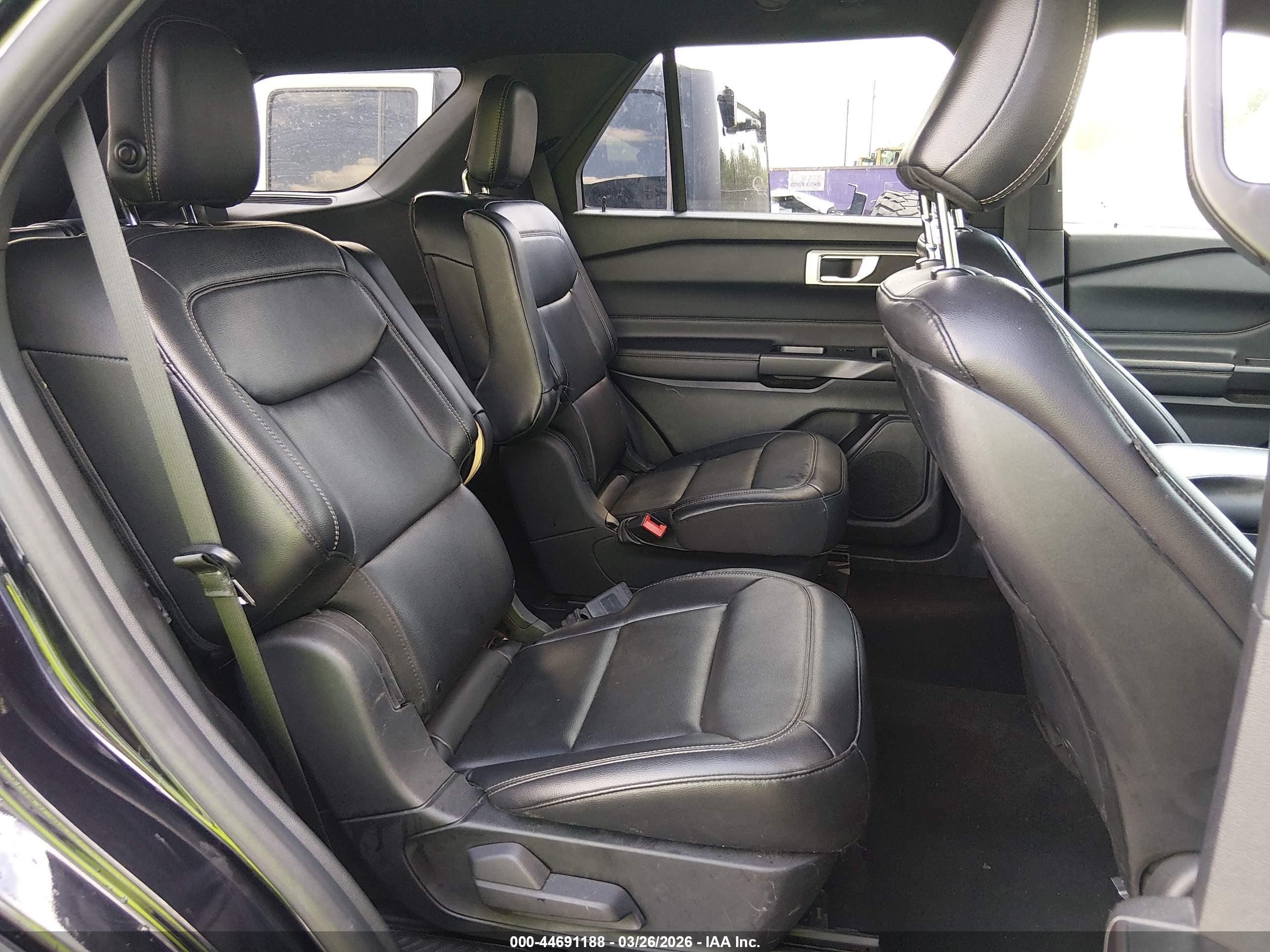 FORD EXPLORER image 8