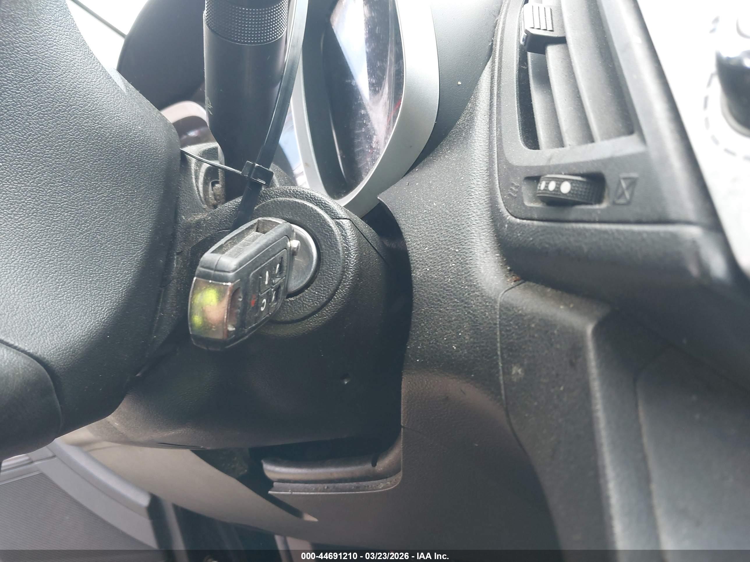 CHEVROLET EQUINOX image 11