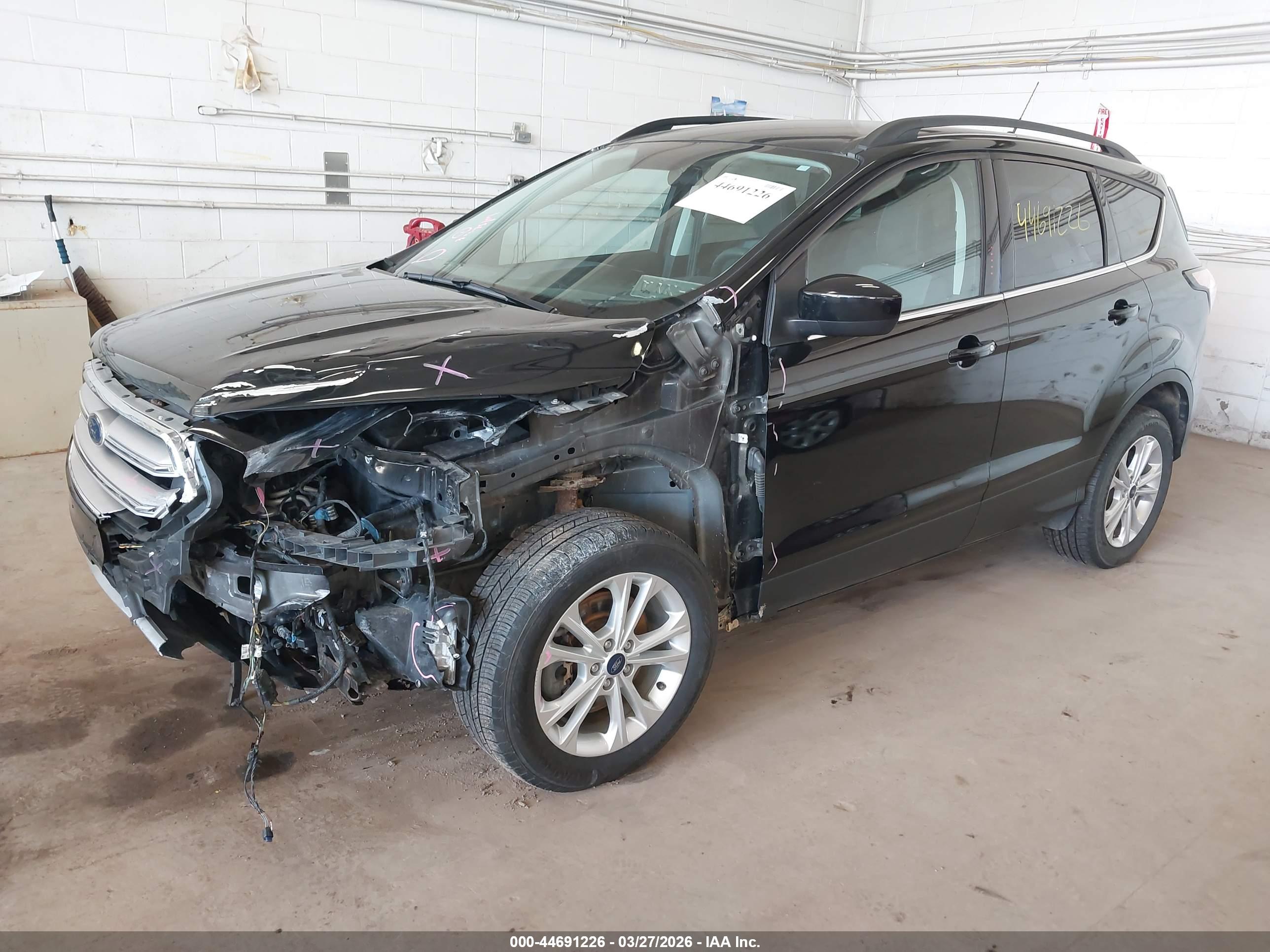 FORD ESCAPE image 2