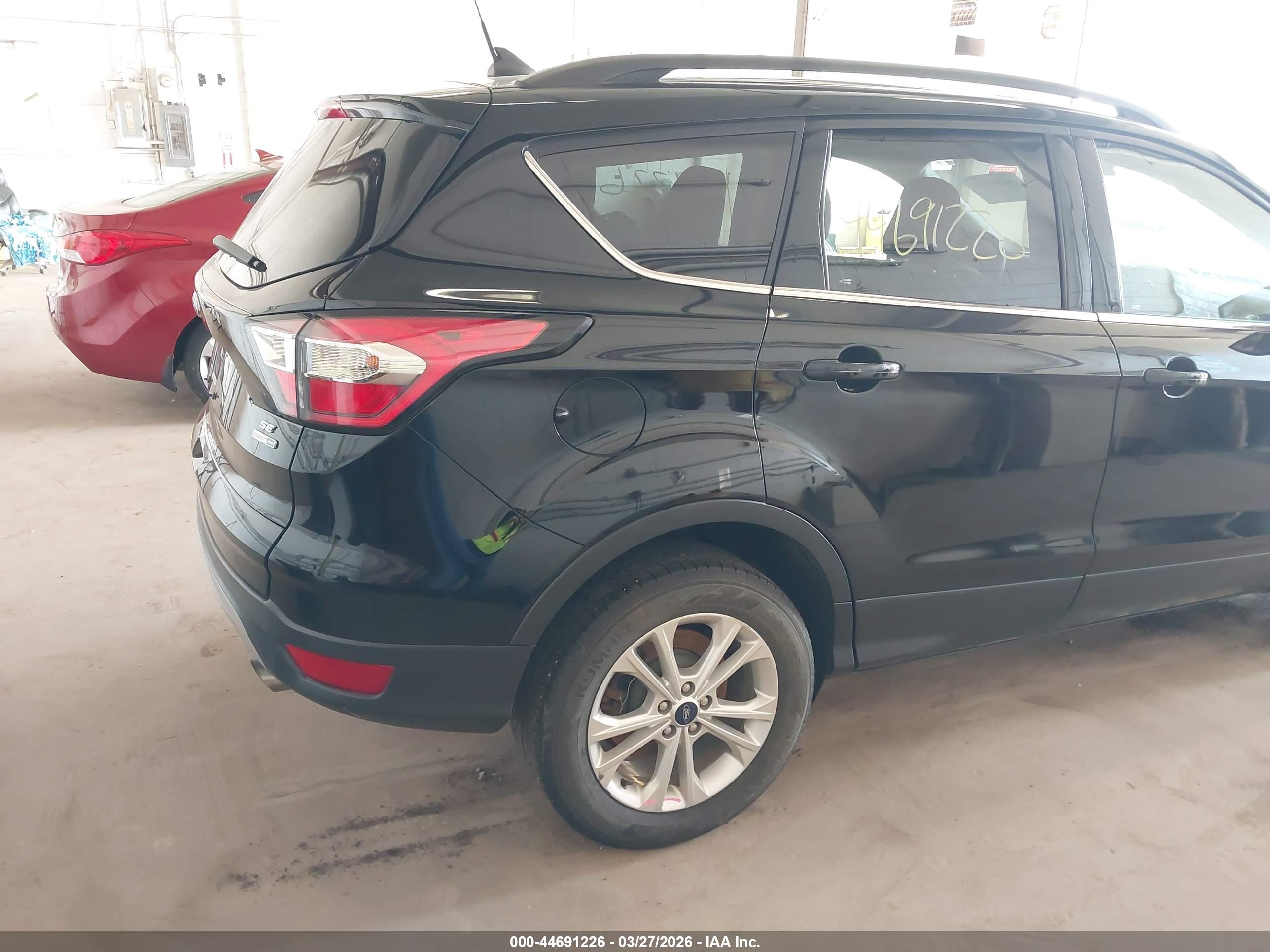FORD ESCAPE image 4