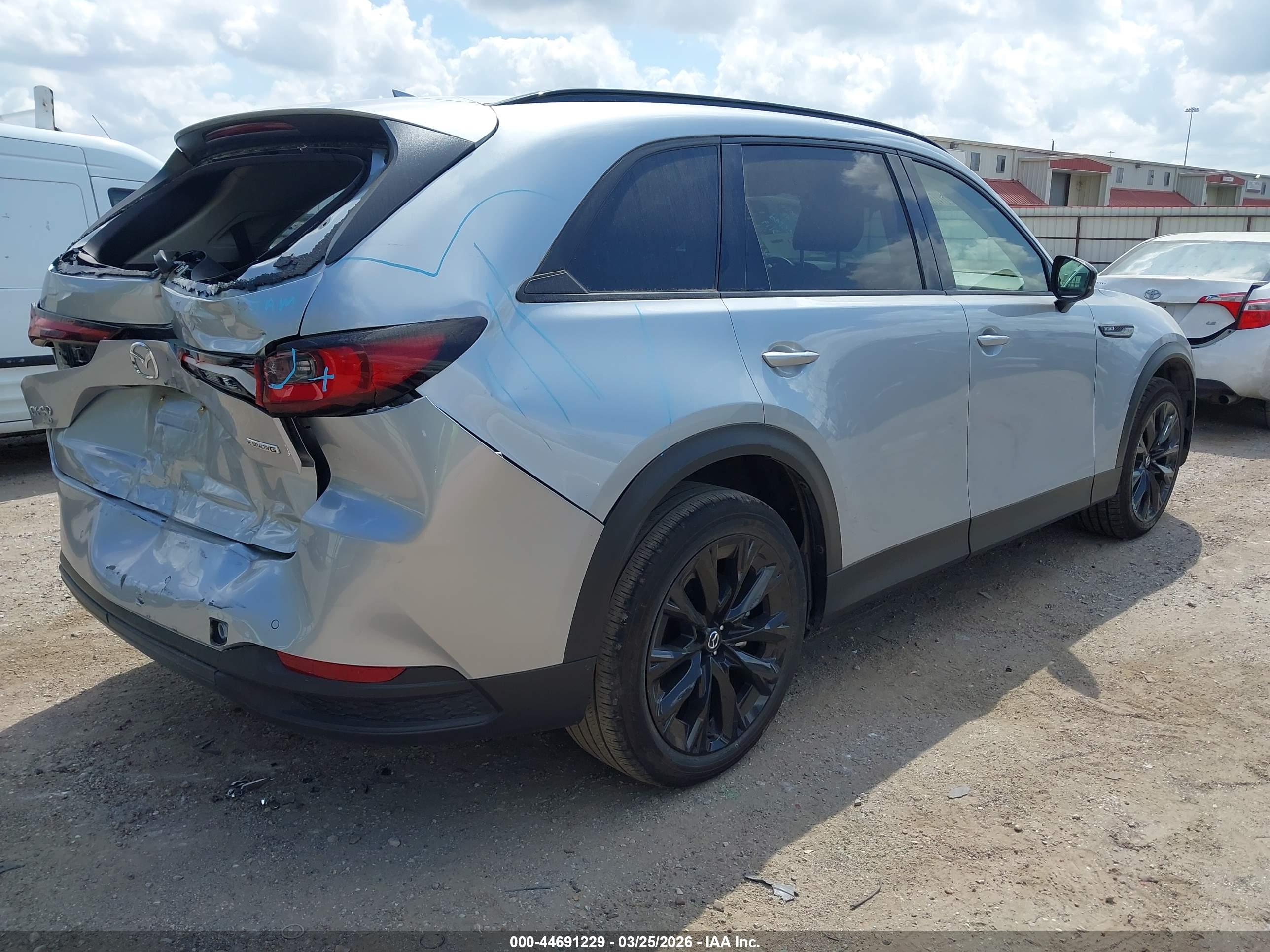 MAZDA CX-90 image 4