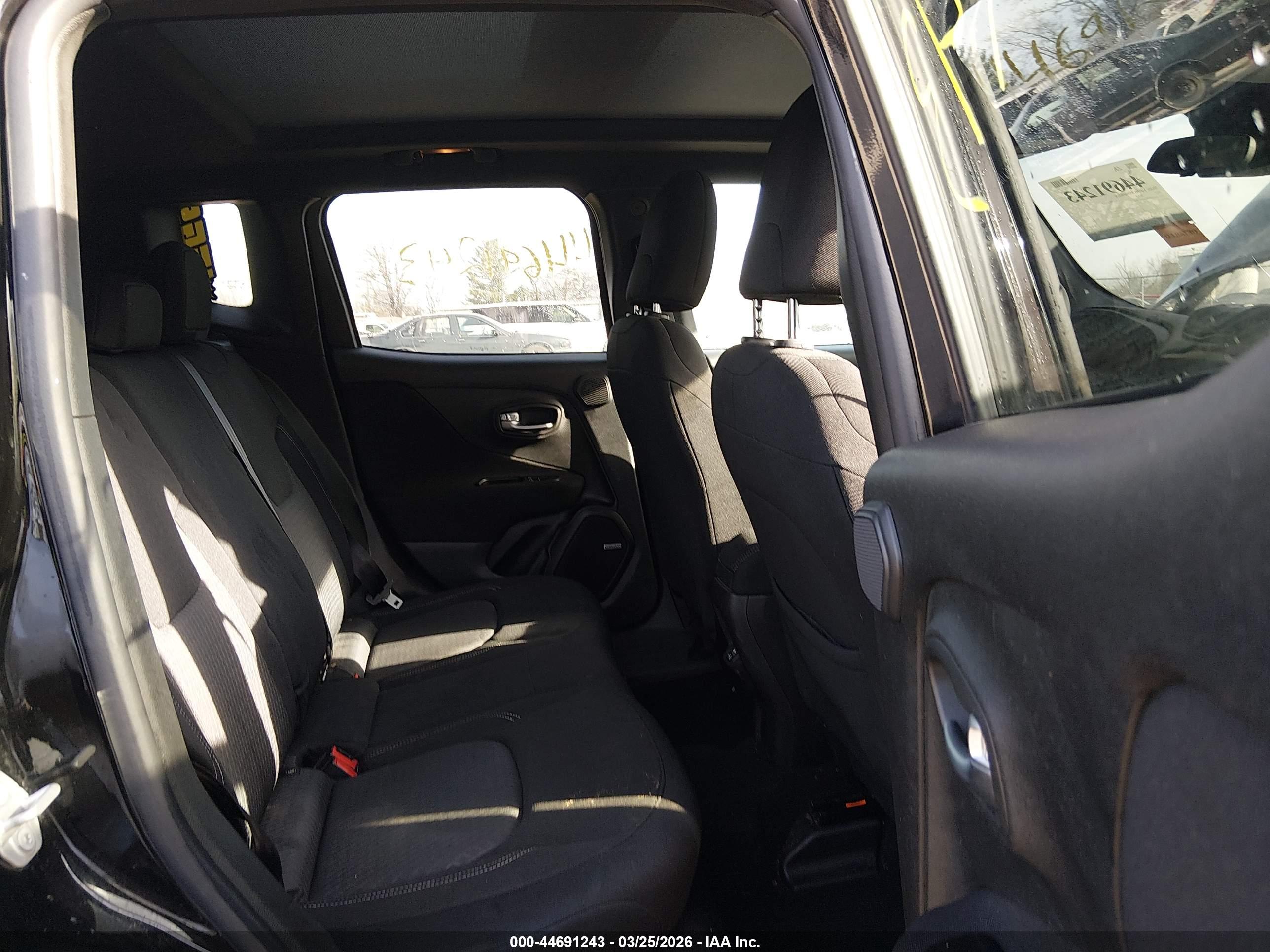 JEEP RENEGADE image 8