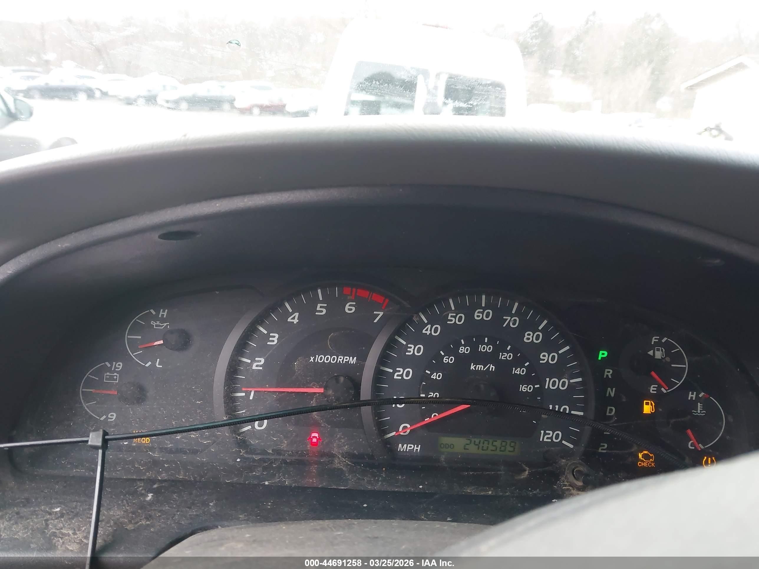TOYOTA TUNDRA image 7