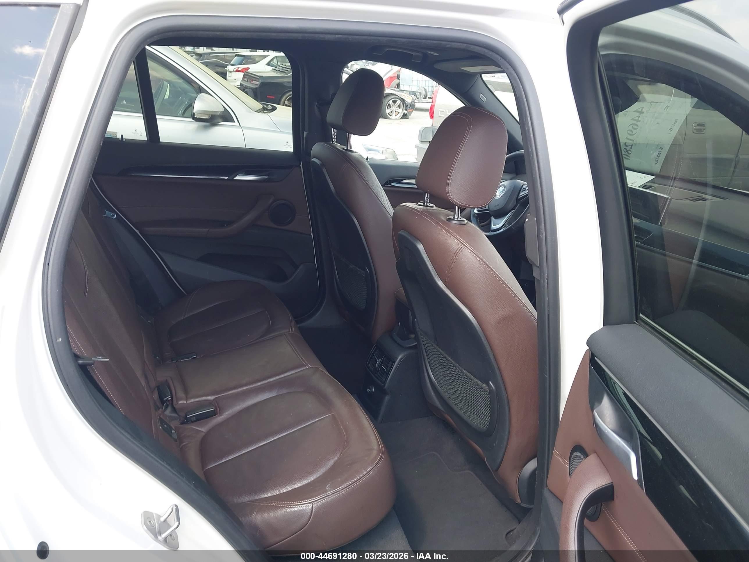 BMW X1 image 8