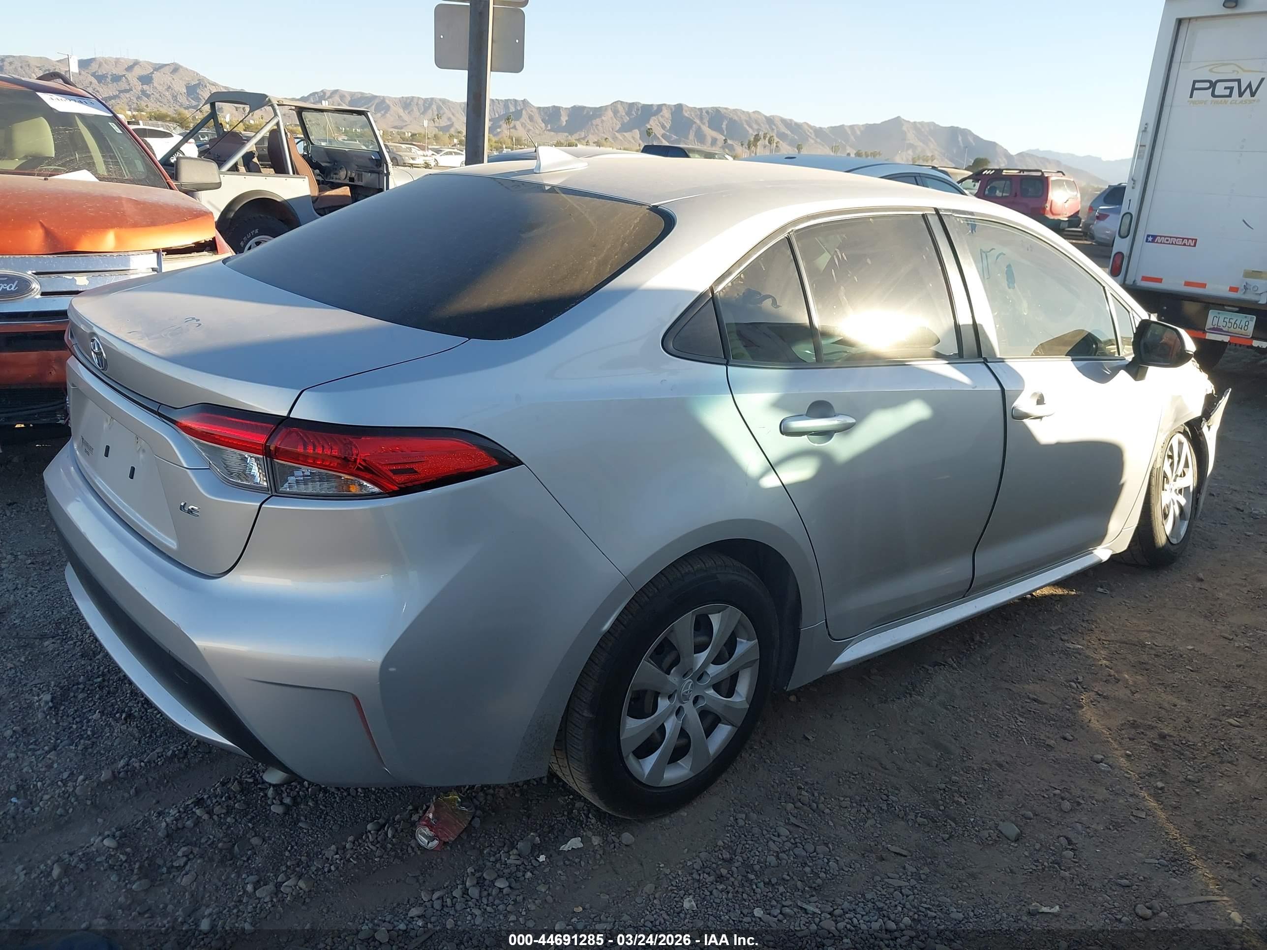 TOYOTA COROLLA image 4