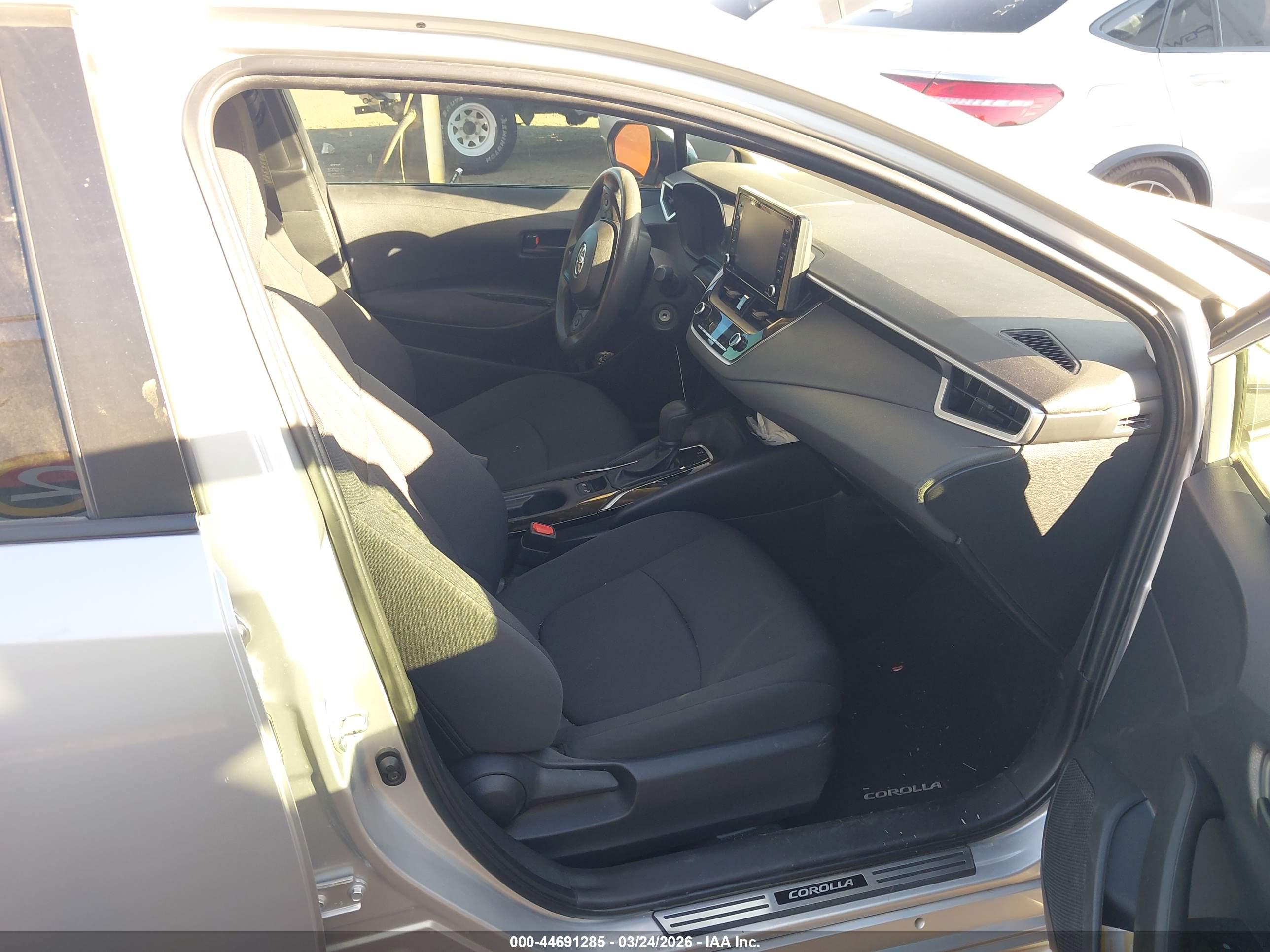 TOYOTA COROLLA image 5