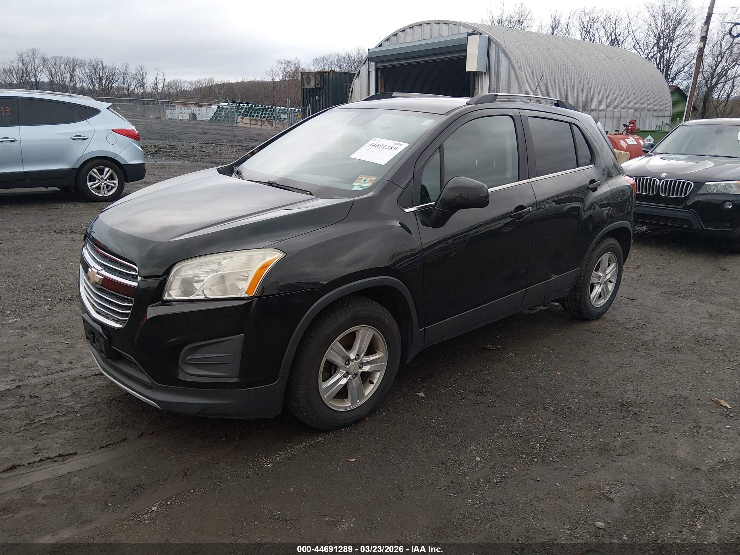 CHEVROLET TRAX image 2