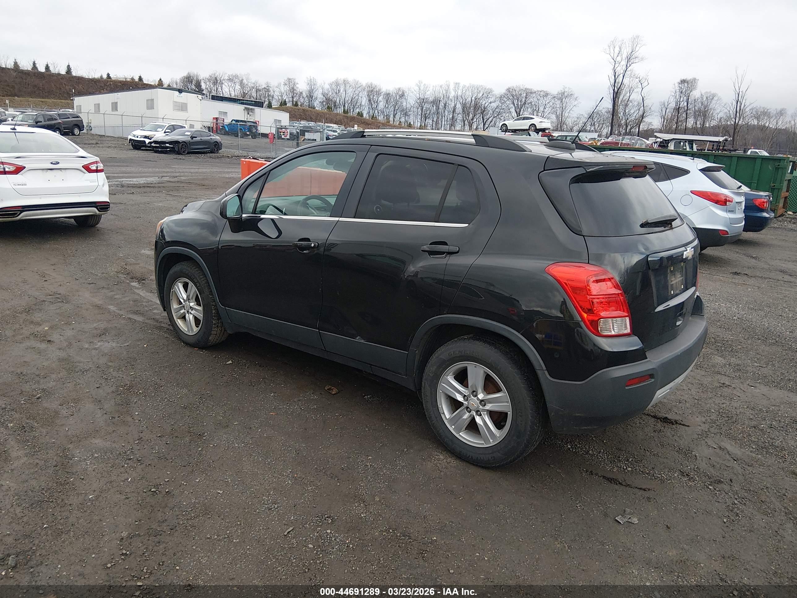 CHEVROLET TRAX image 3