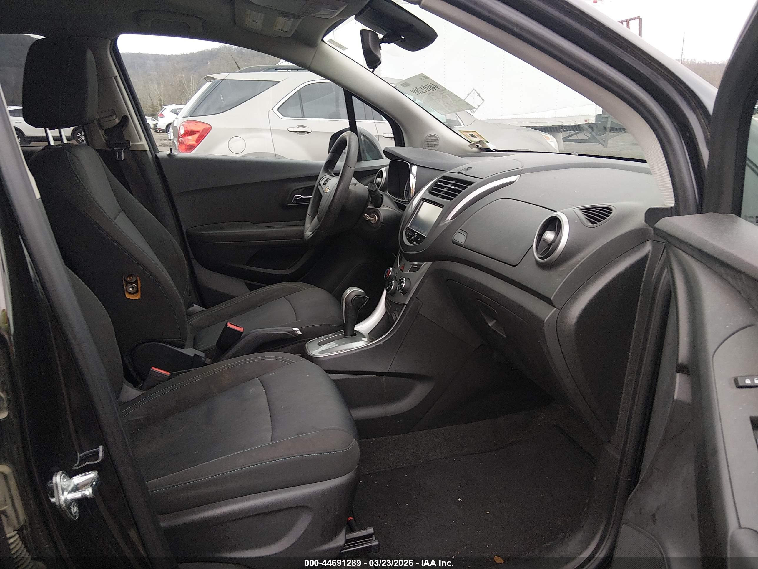 CHEVROLET TRAX image 5