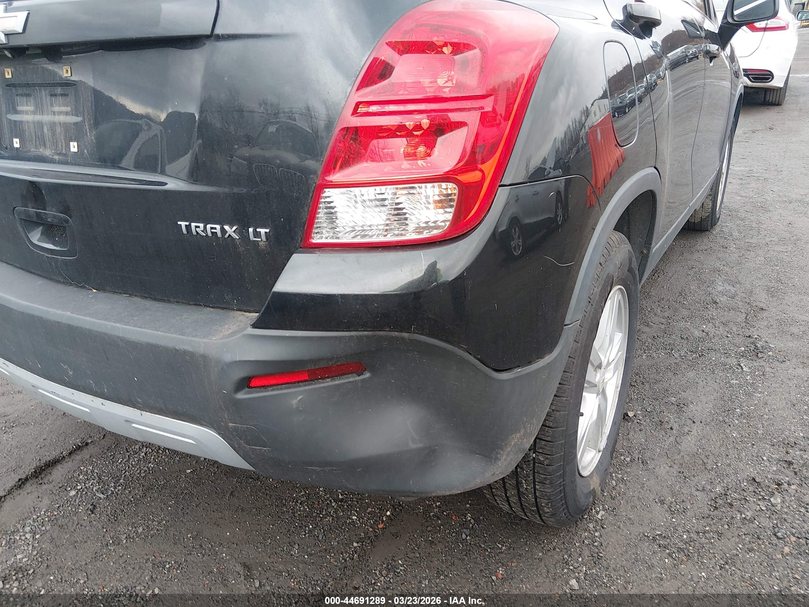 CHEVROLET TRAX image 6