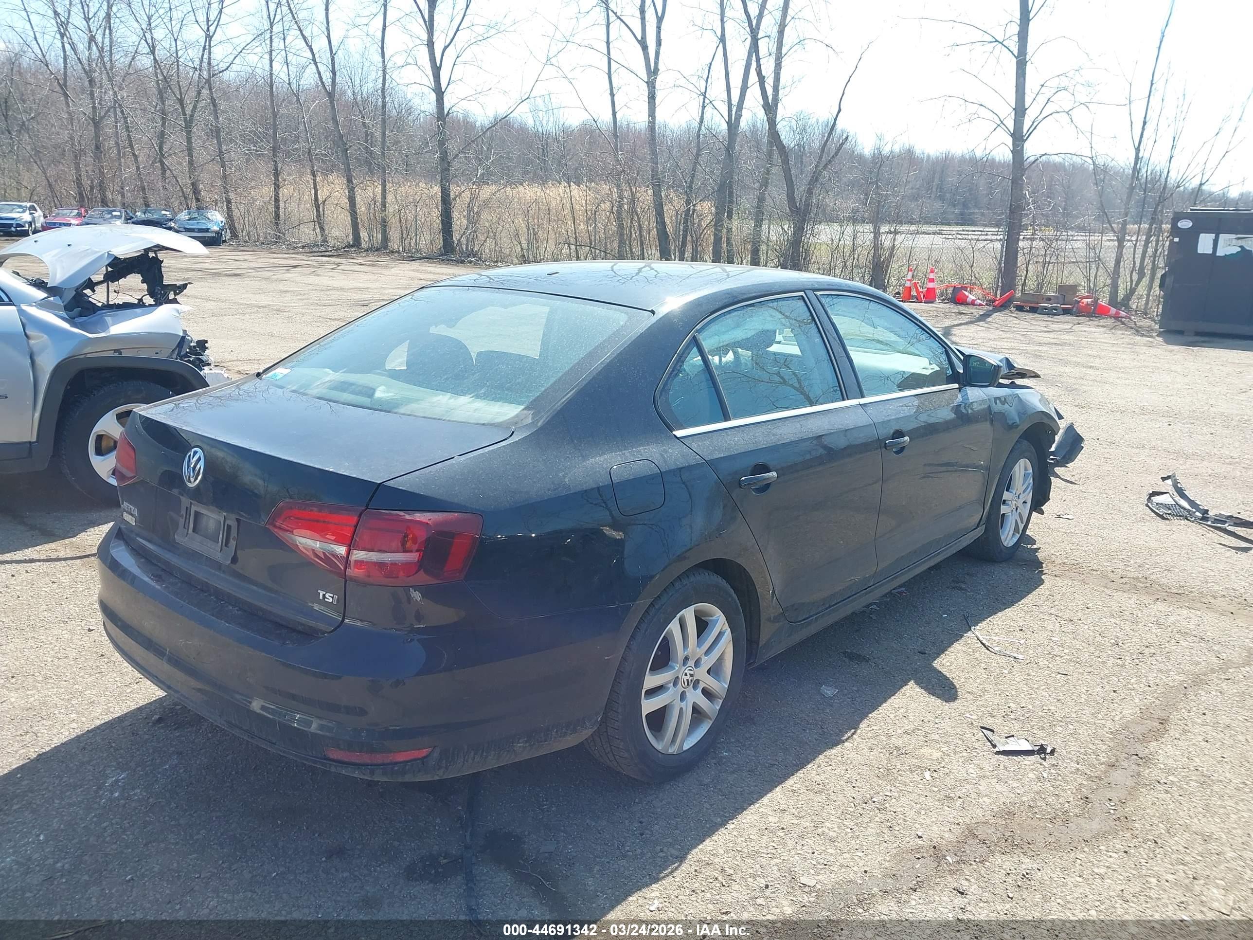 VOLKSWAGEN JETTA image 4