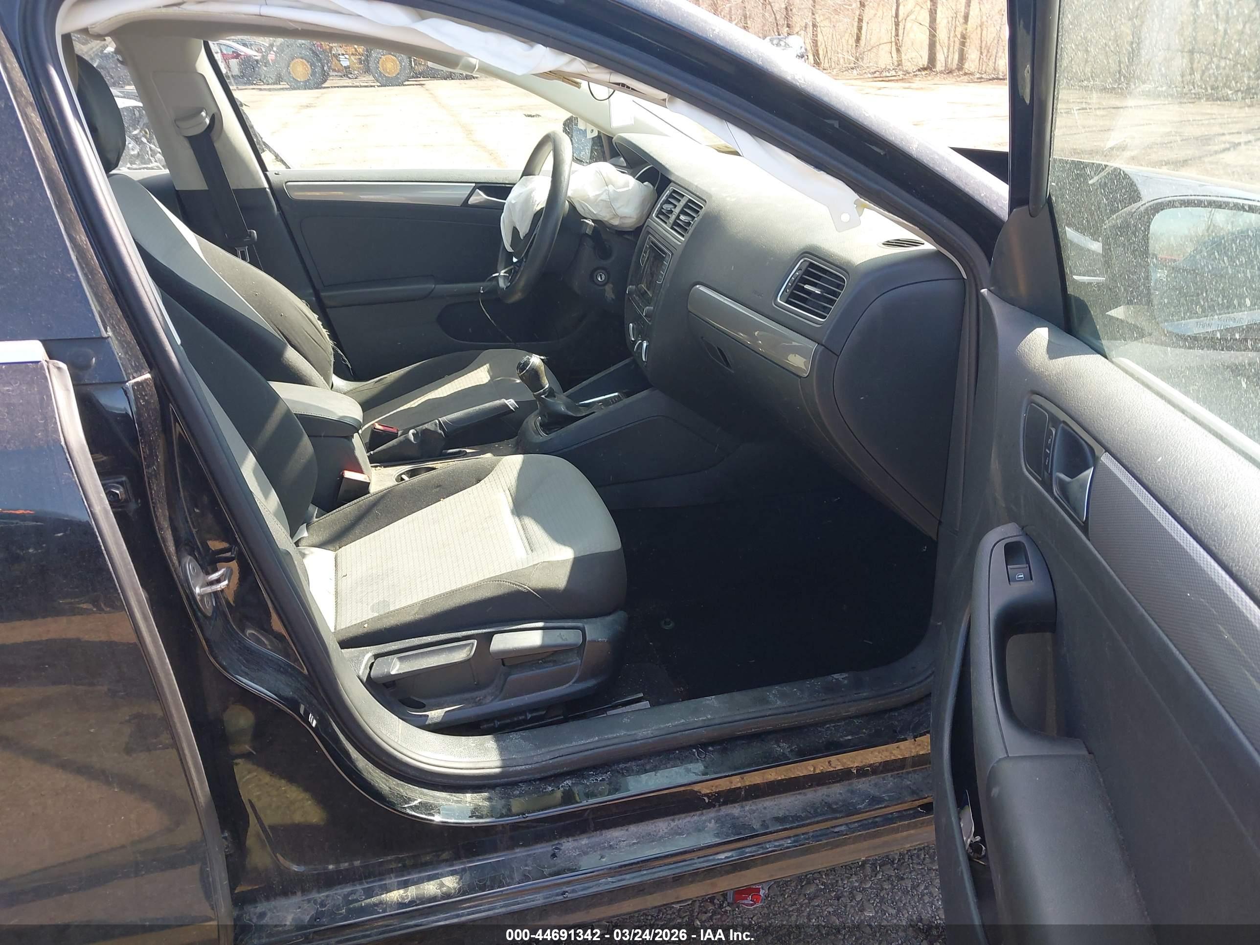 VOLKSWAGEN JETTA image 5