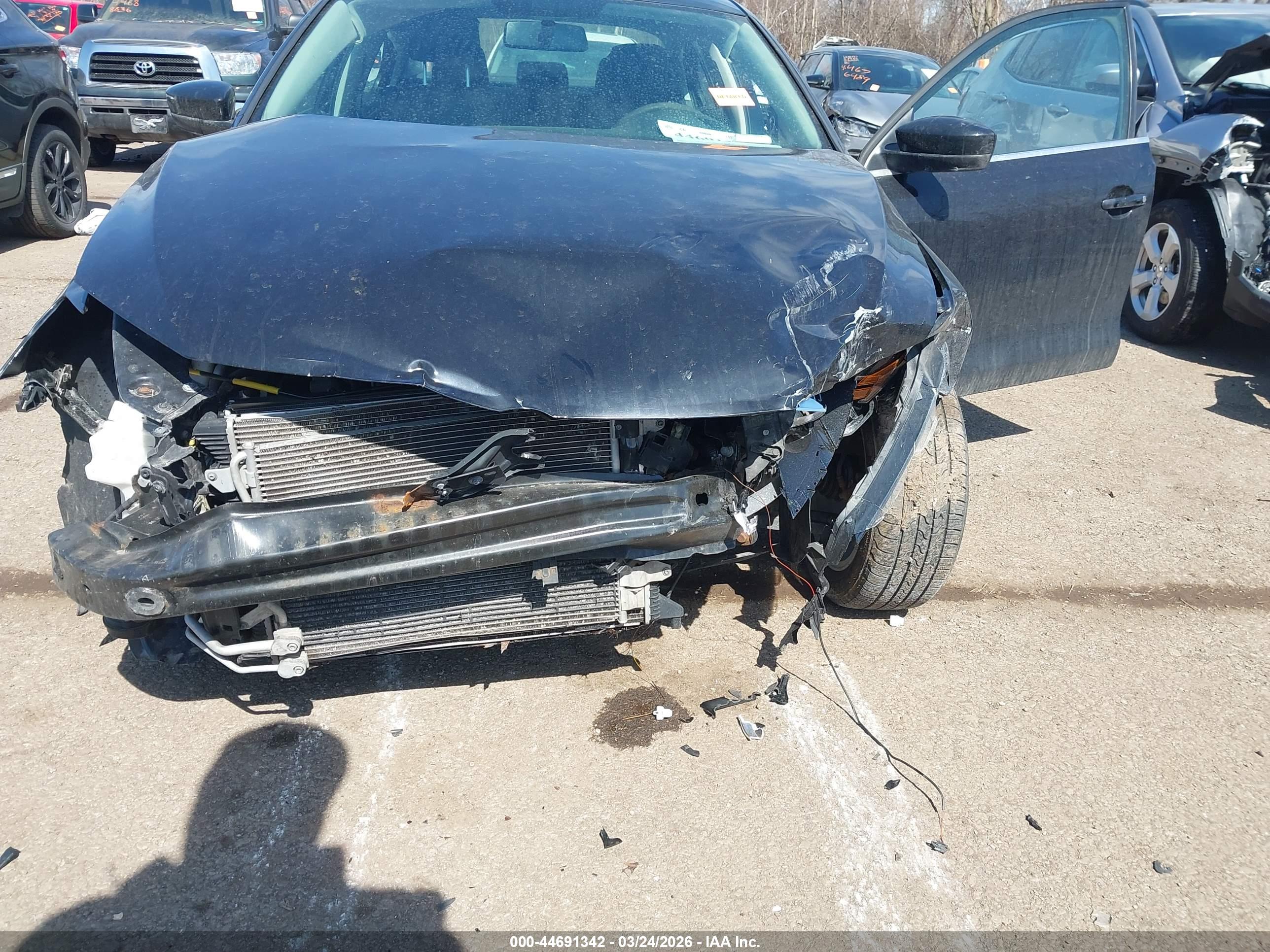 VOLKSWAGEN JETTA image 6