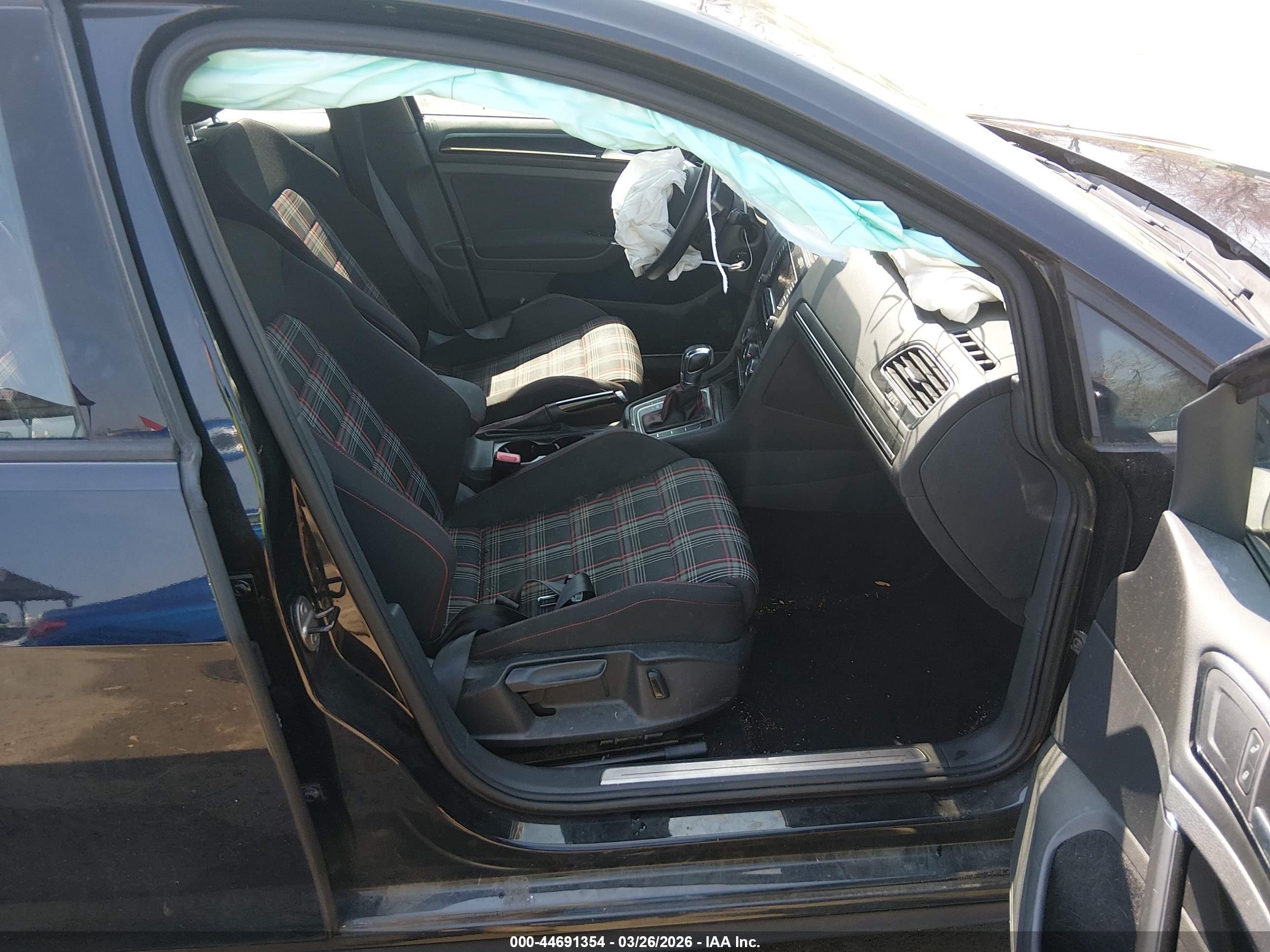 VOLKSWAGEN GOLF image 5