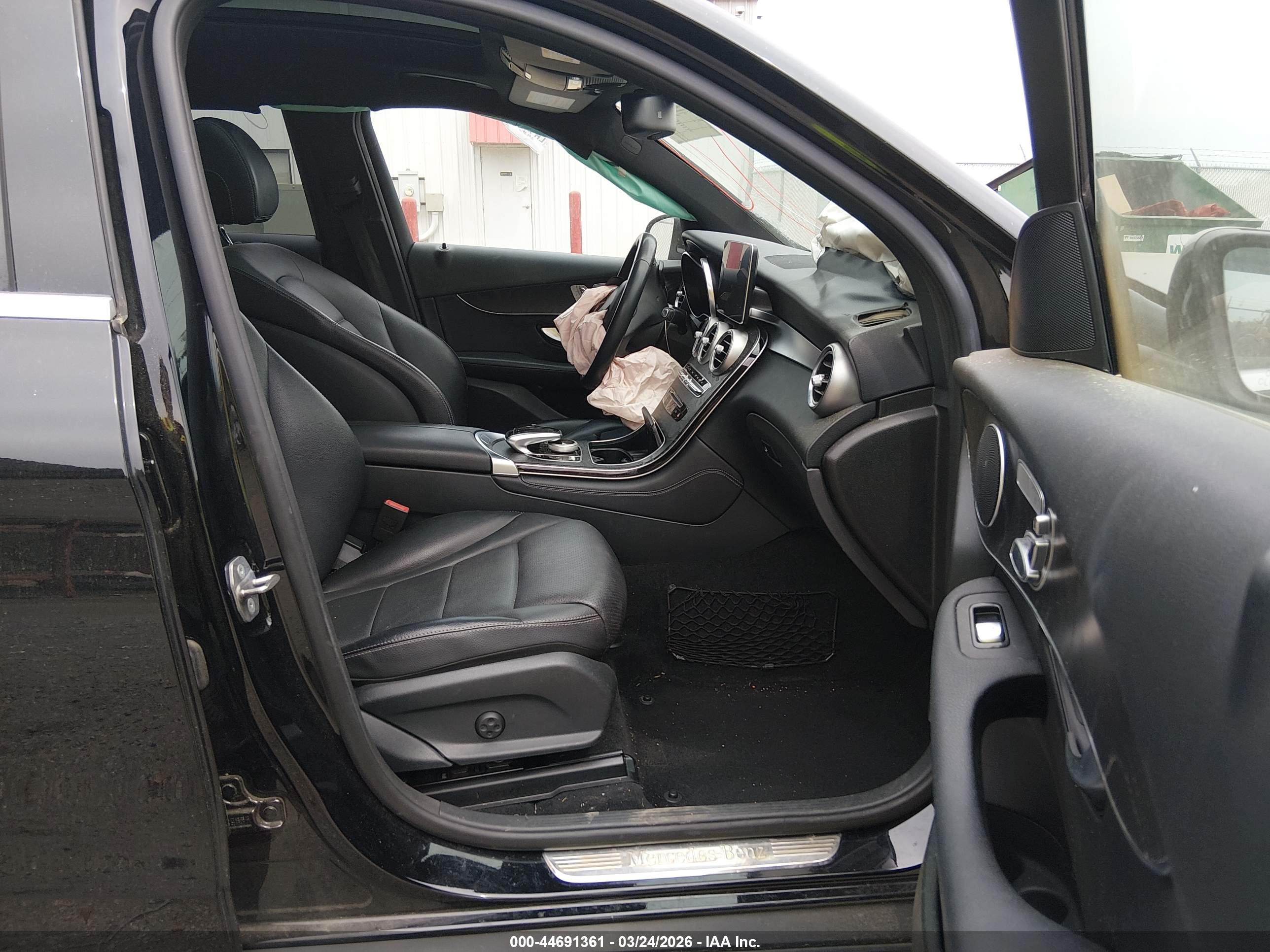 MERCEDES-BENZ GLC image 5
