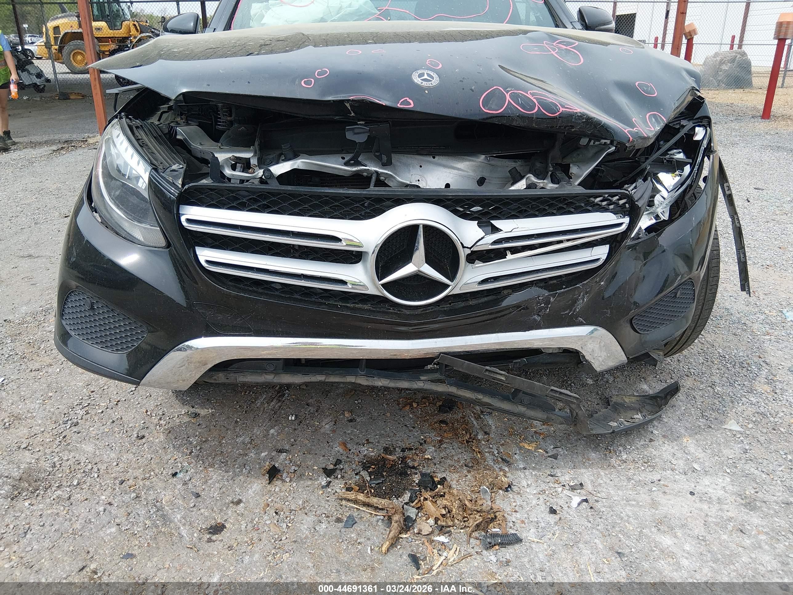 MERCEDES-BENZ GLC image 6