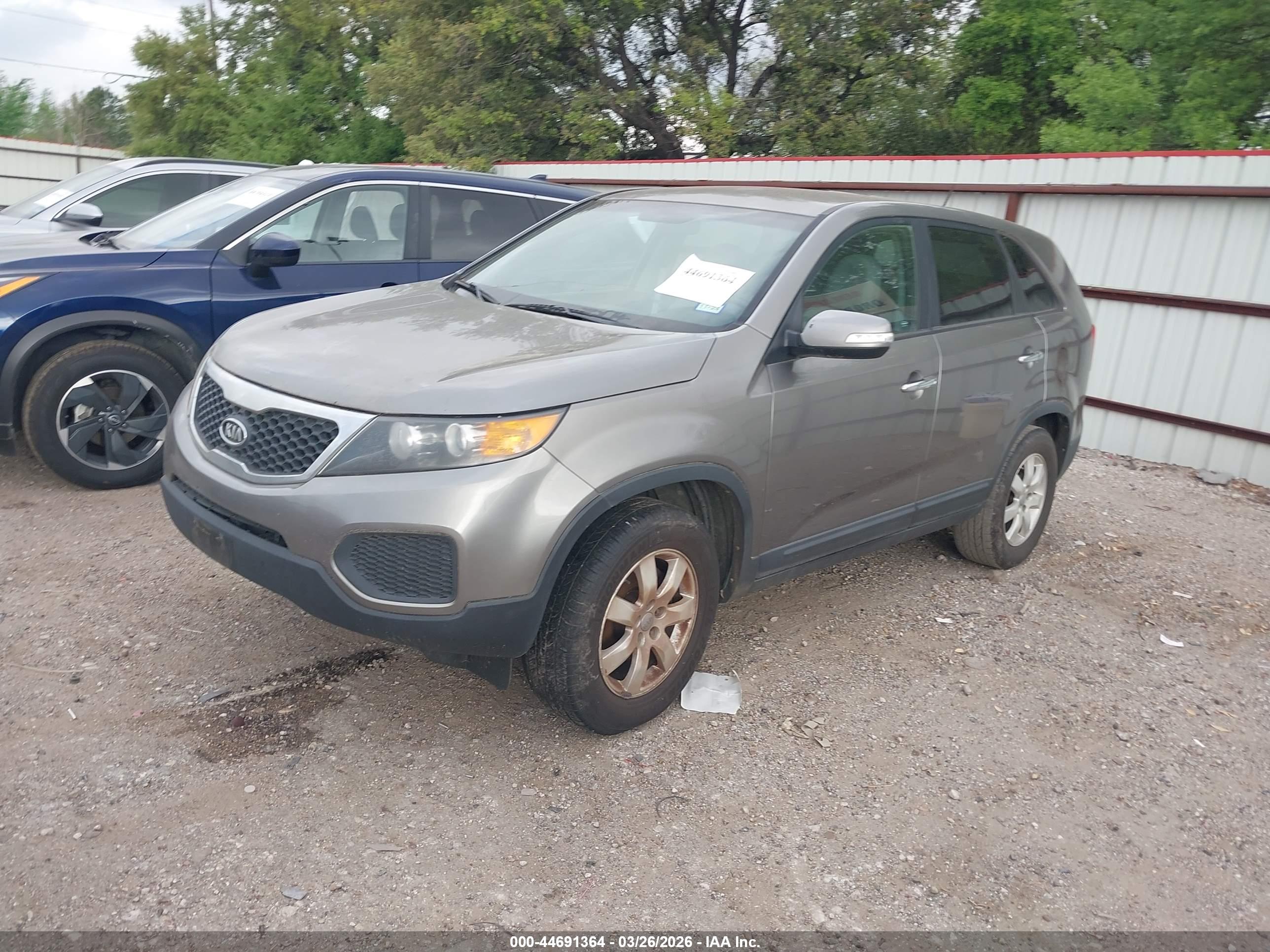 KIA SORENTO image 2