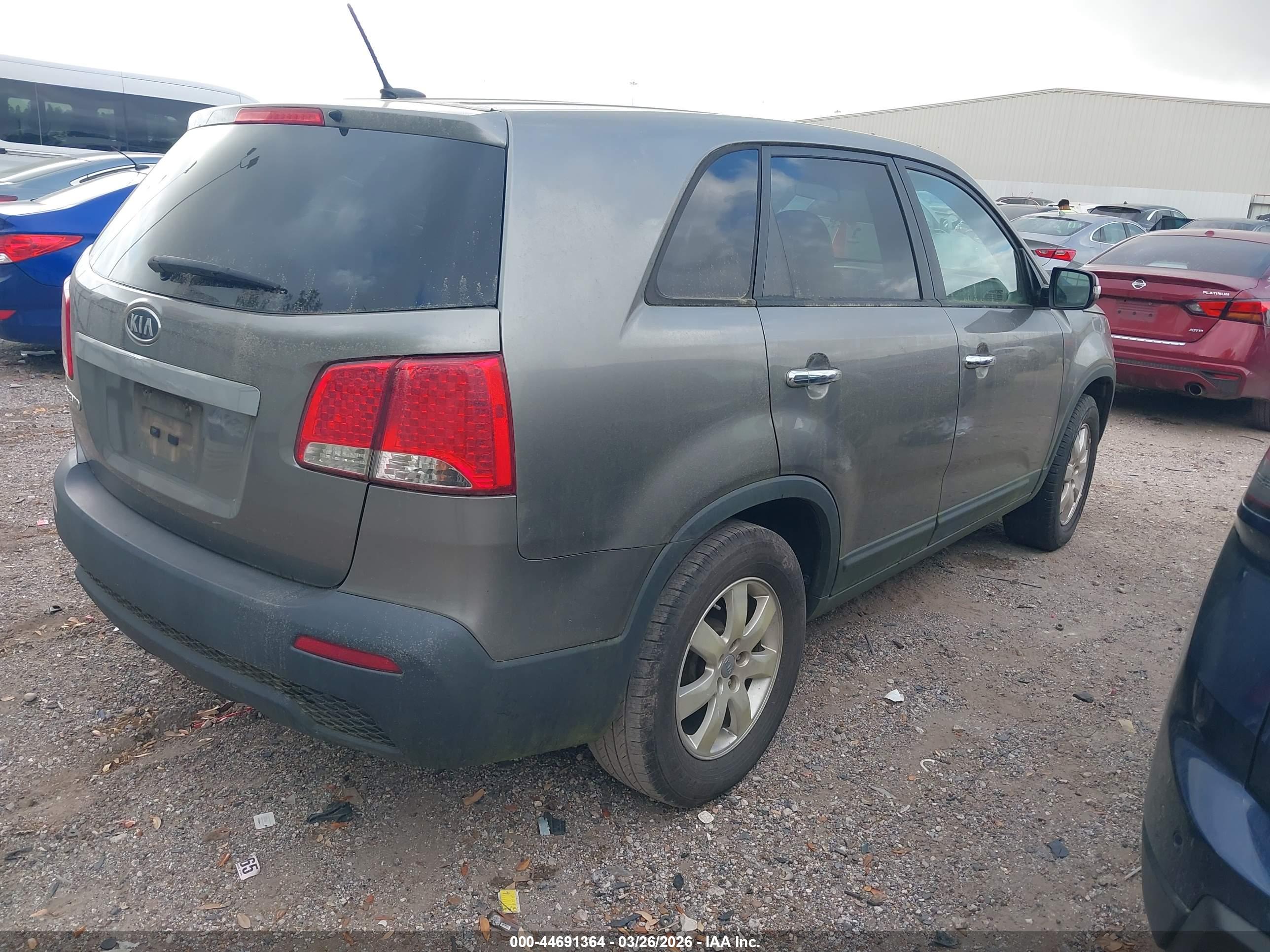 KIA SORENTO image 4
