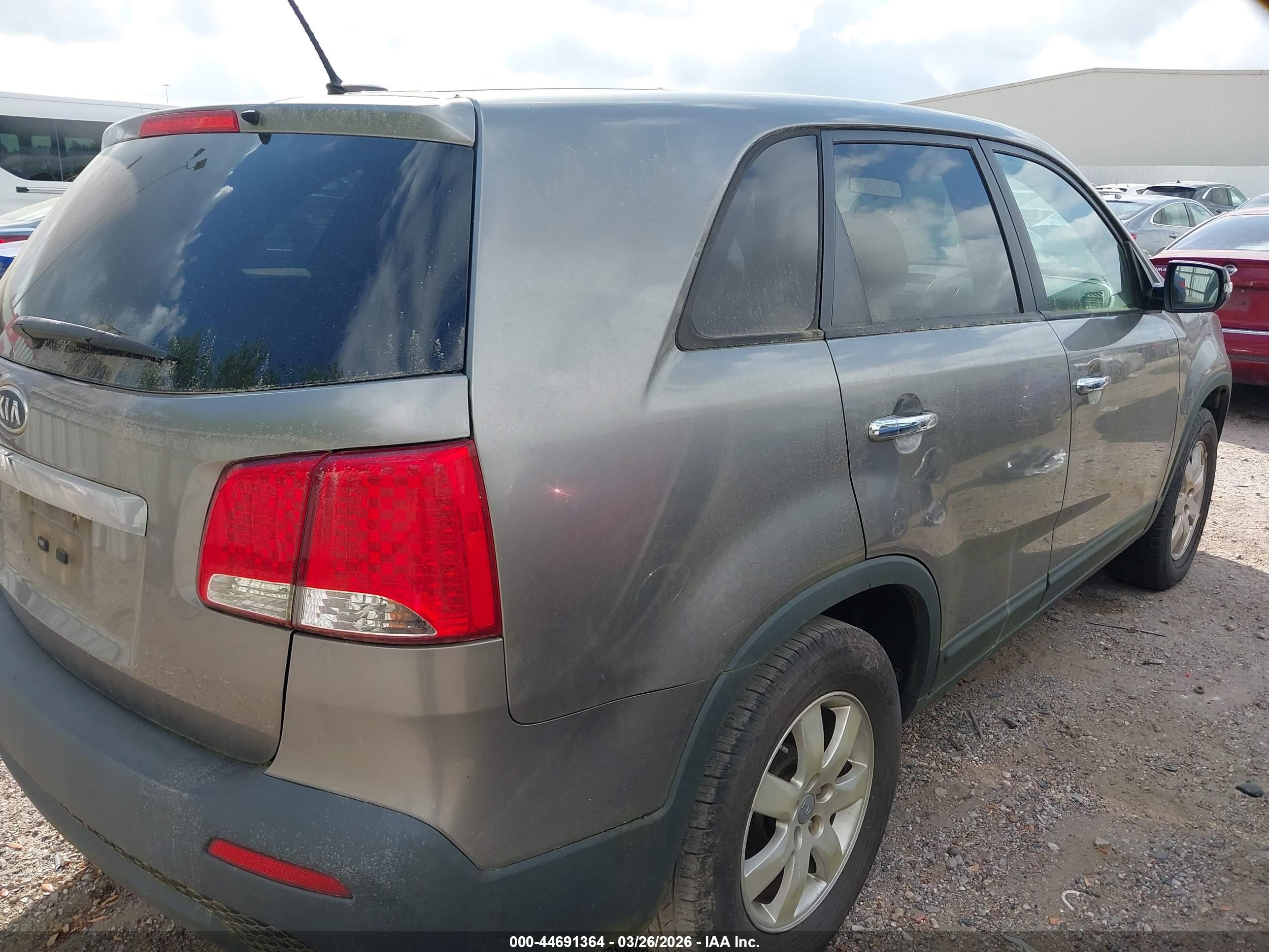KIA SORENTO image 6