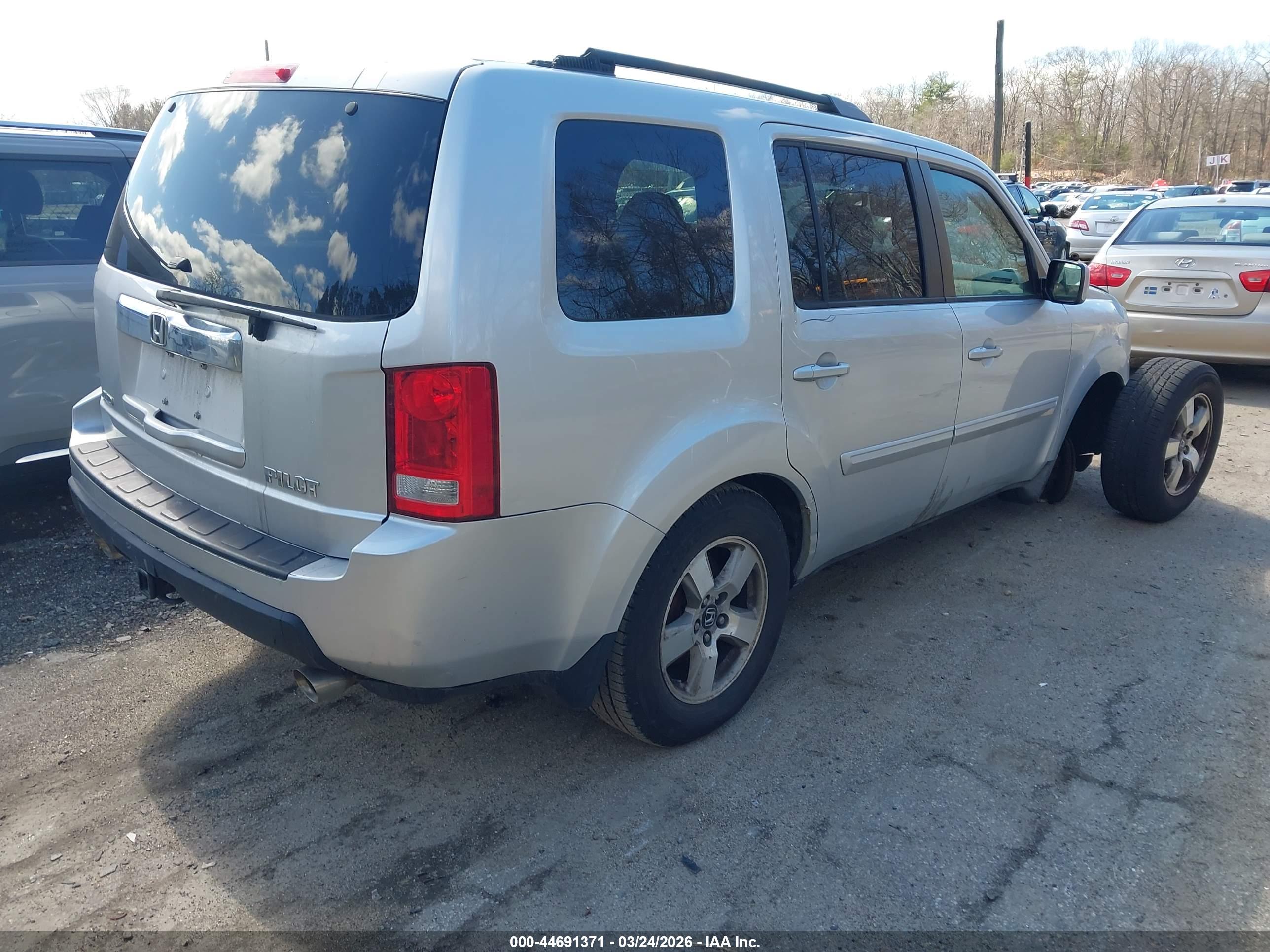 HONDA PILOT image 4