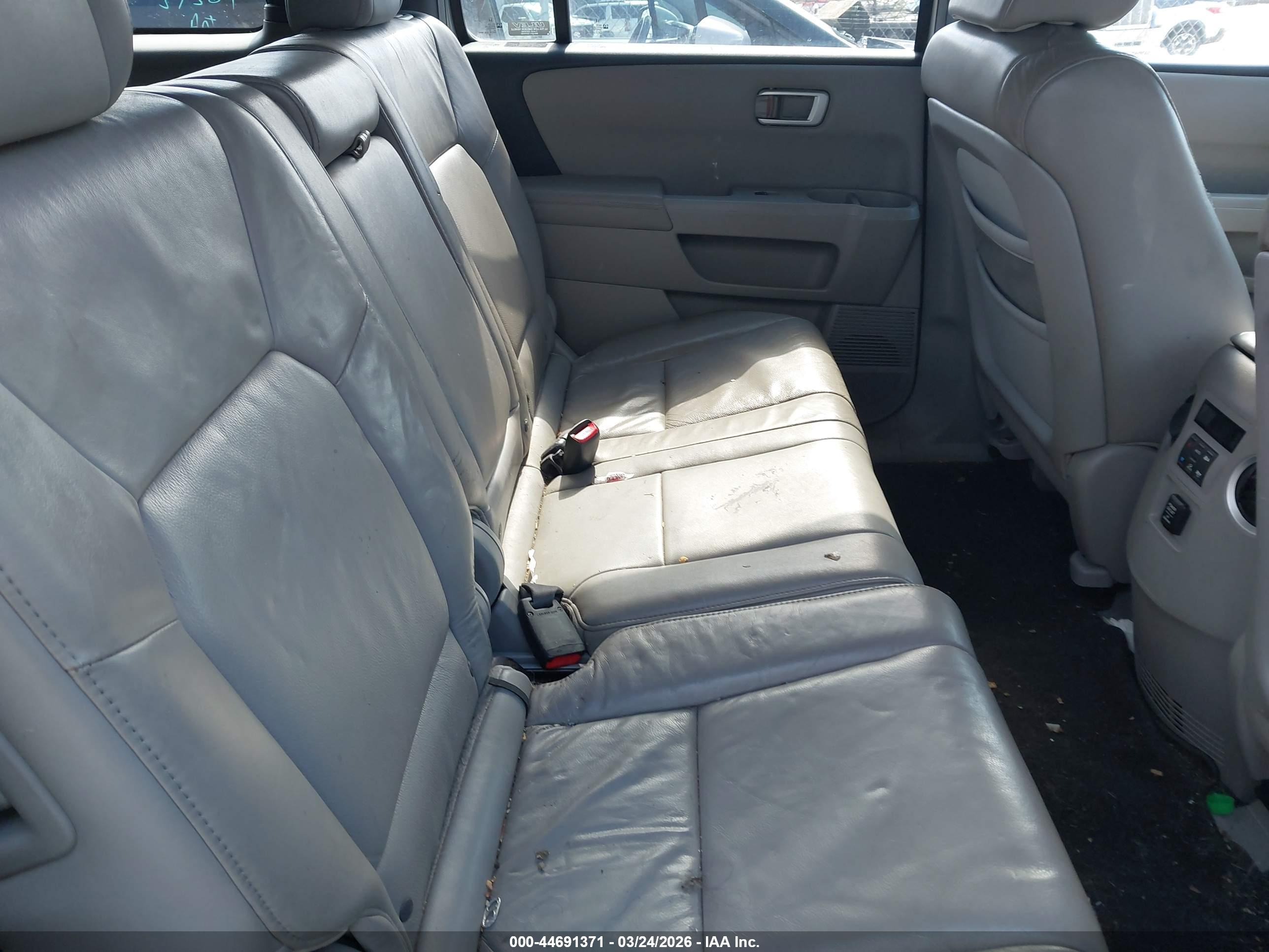 HONDA PILOT image 8