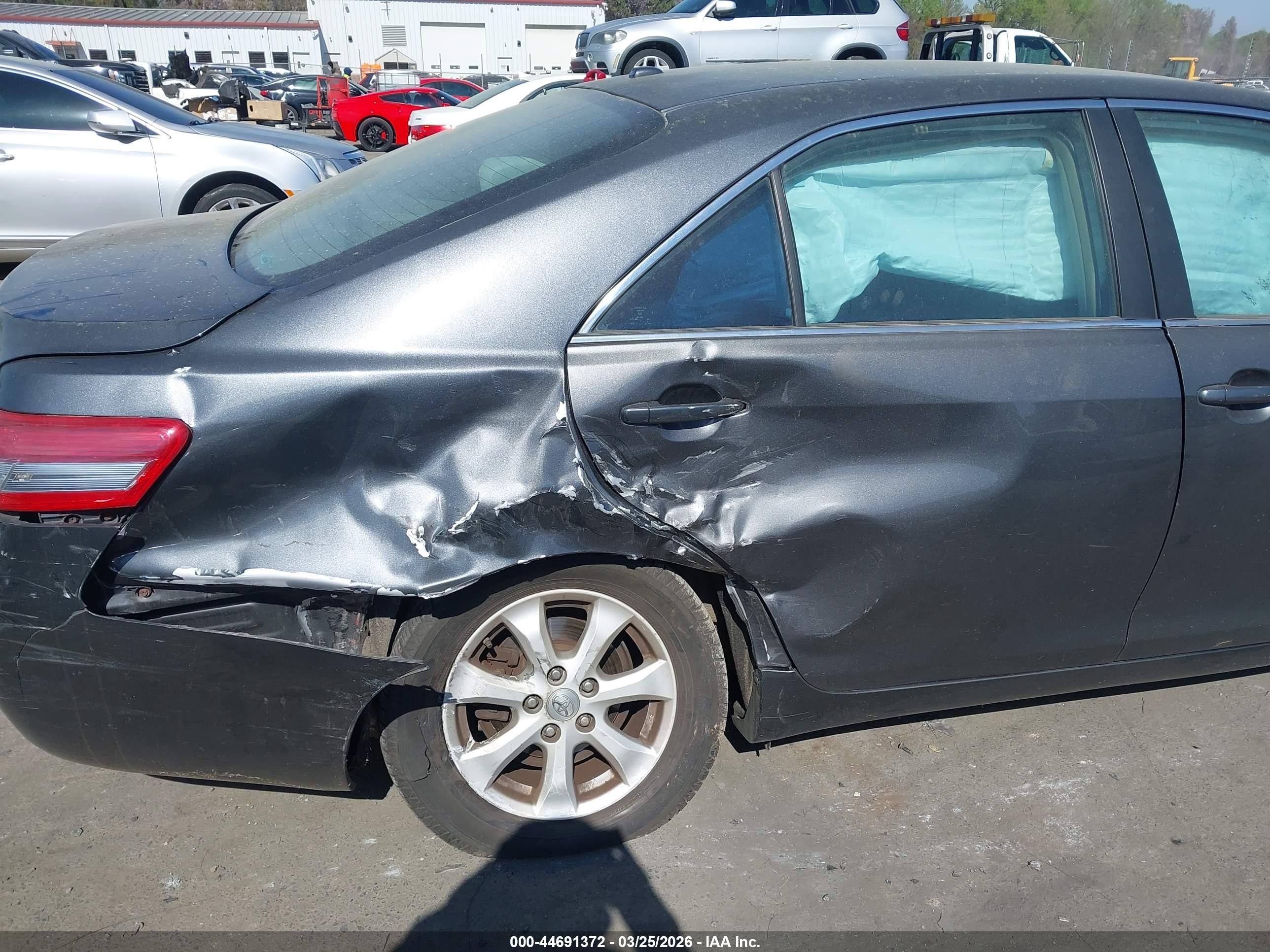TOYOTA CAMRY image 6
