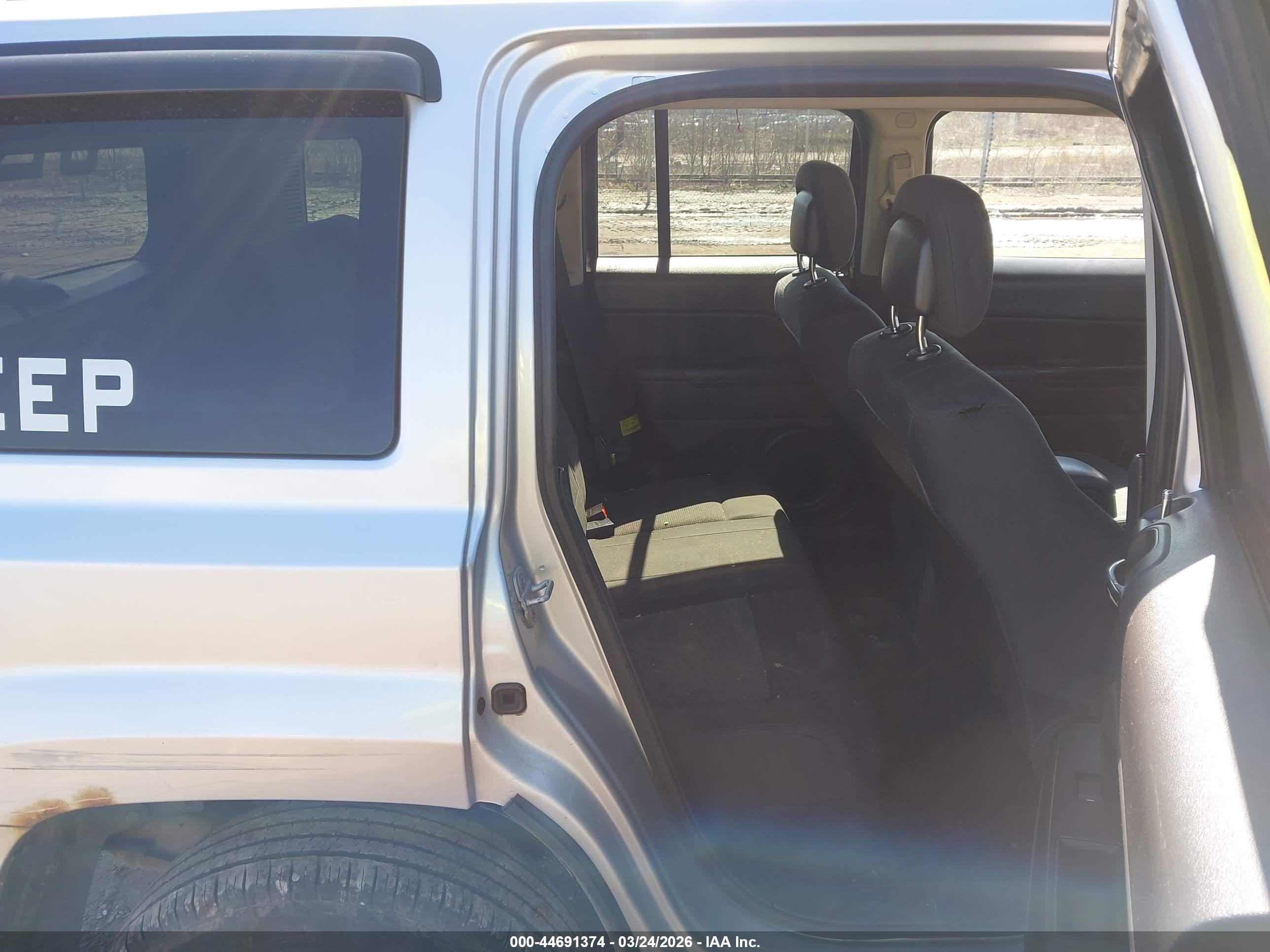 JEEP PATRIOT image 8