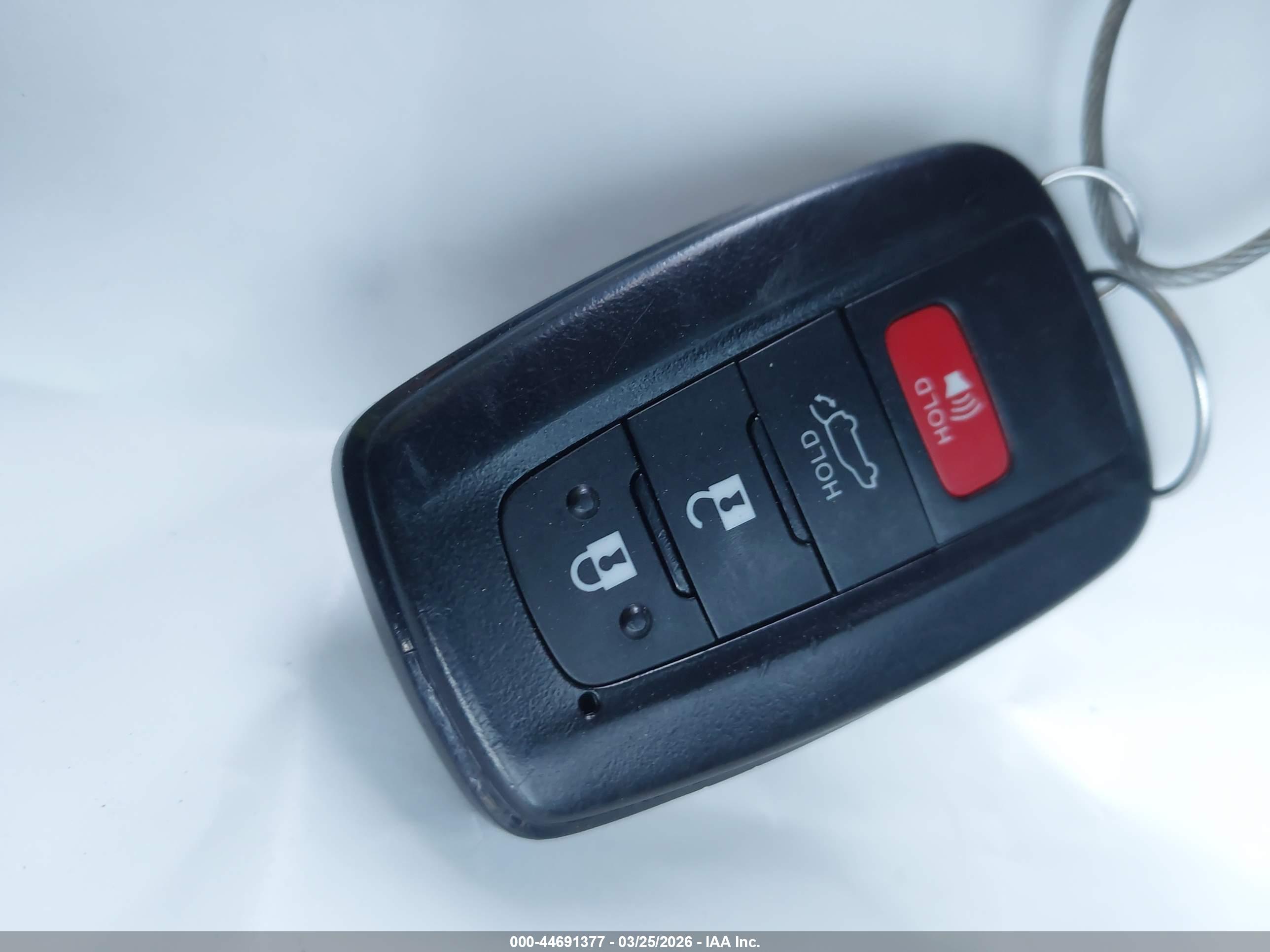 TOYOTA RAV4 image 11