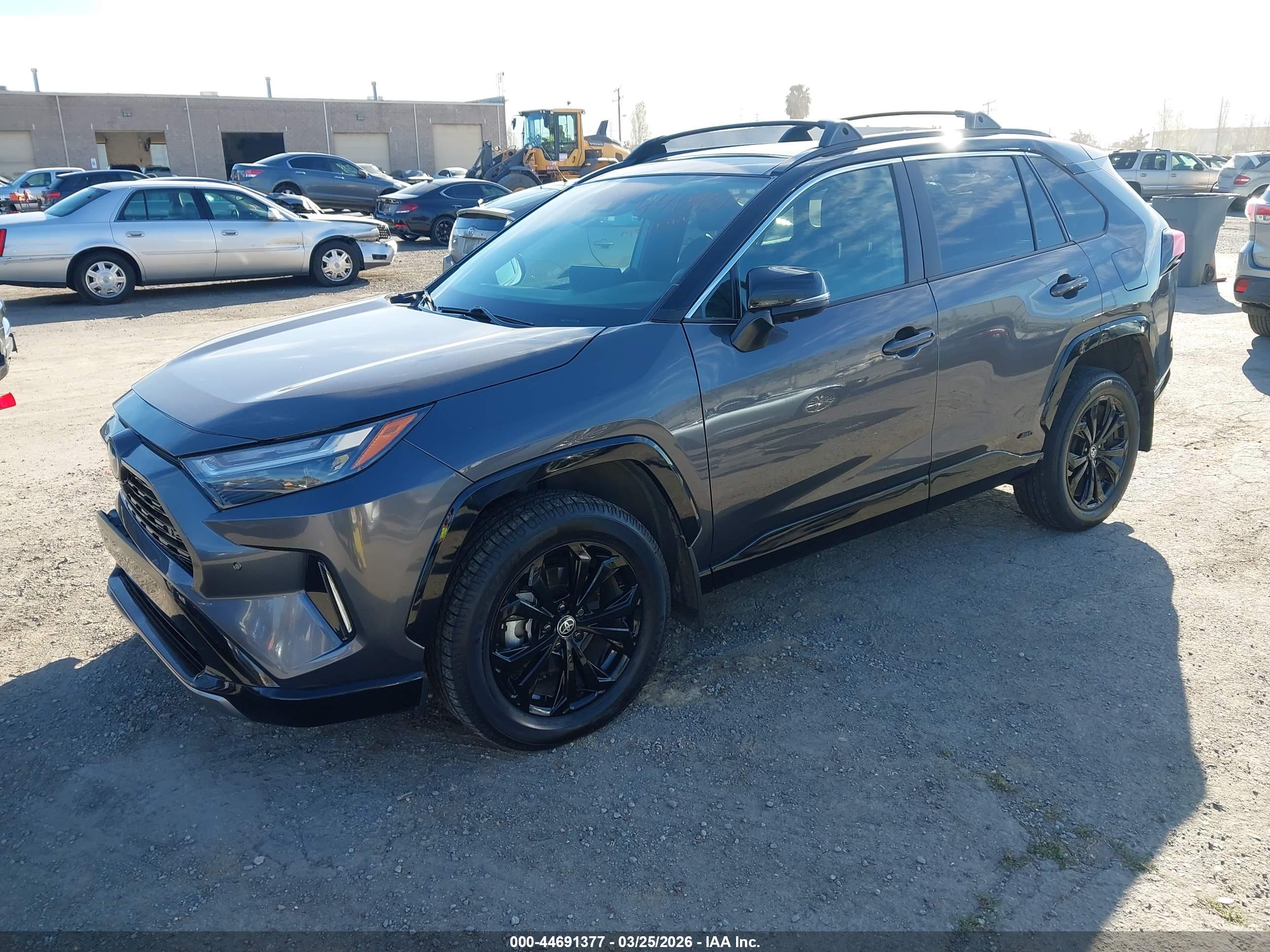 TOYOTA RAV4 image 2