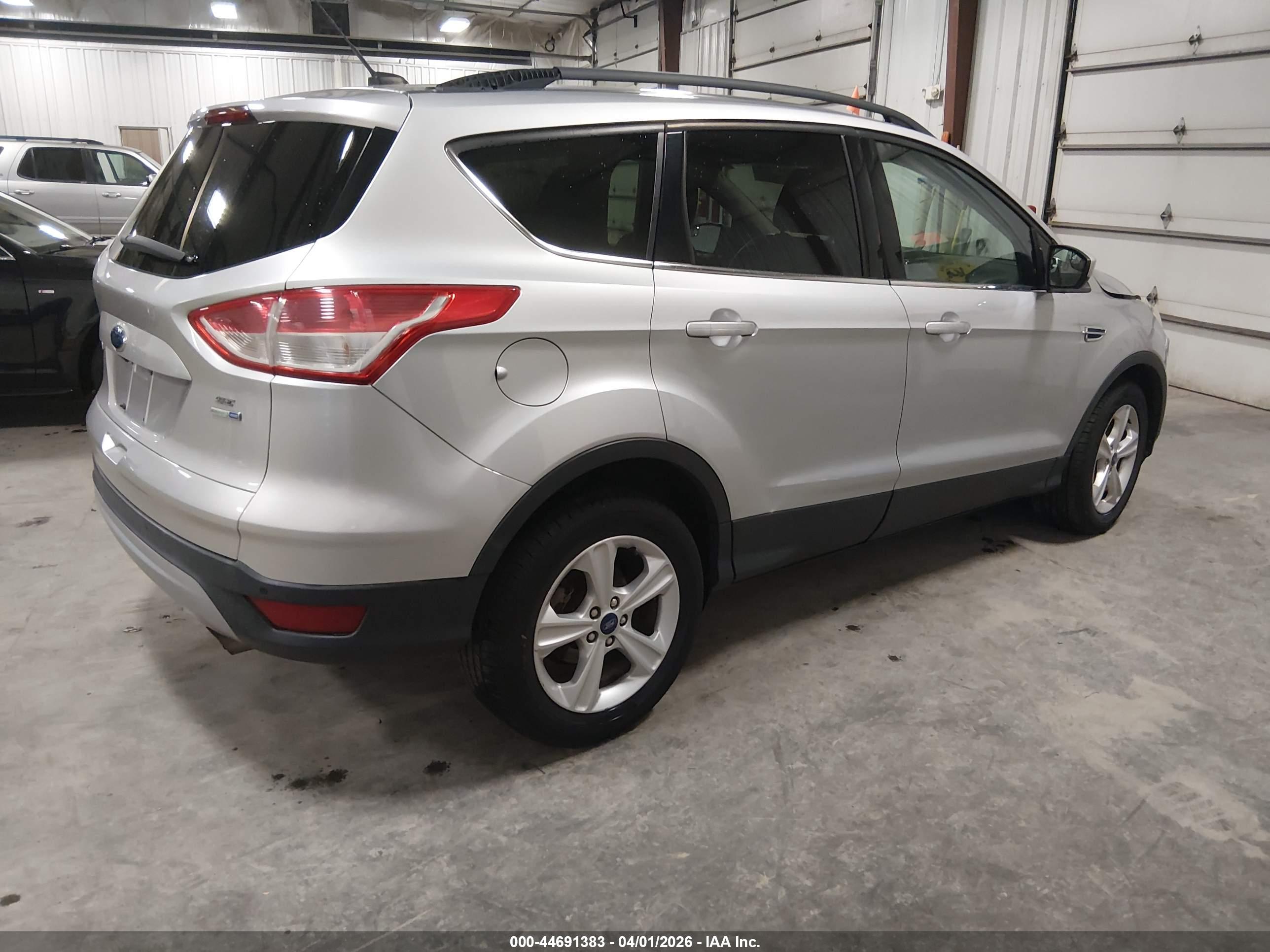 FORD ESCAPE image 4