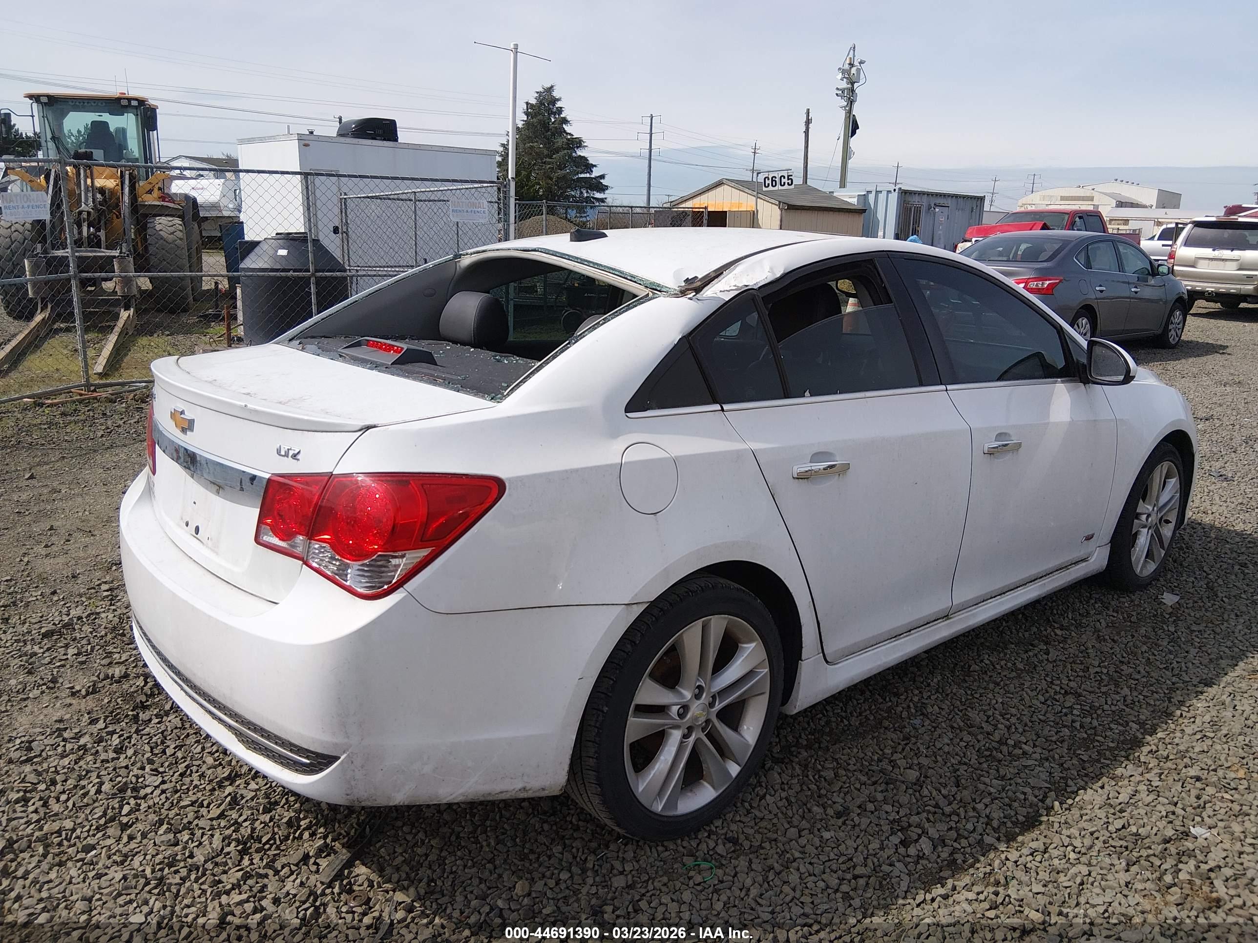 CHEVROLET CRUZE image 4