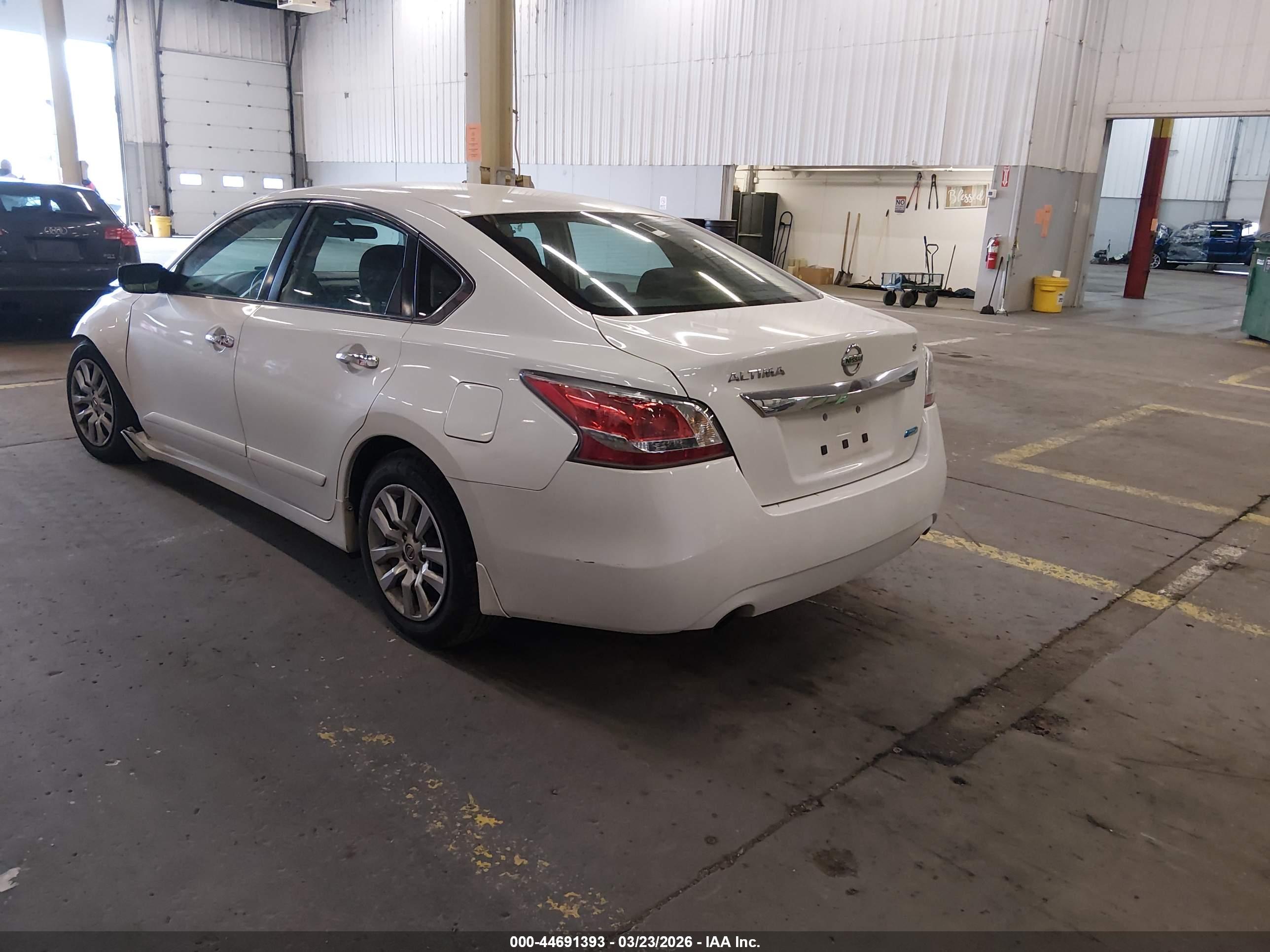 NISSAN ALTIMA image 3