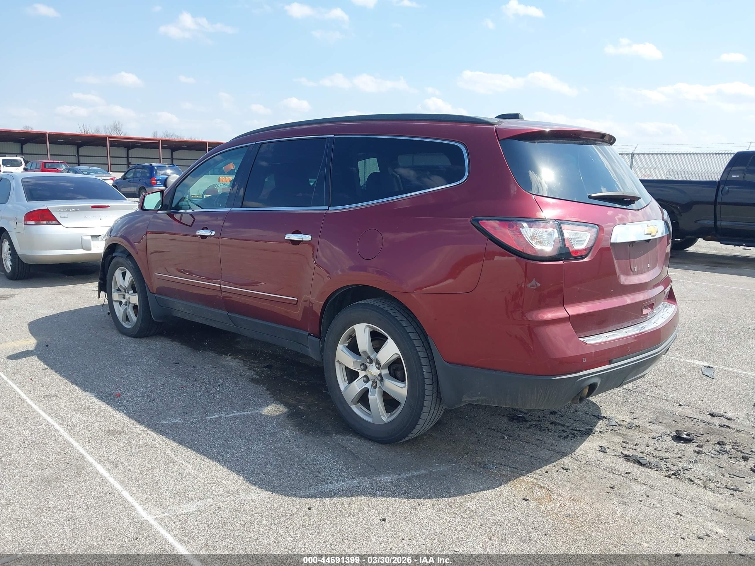 CHEVROLET TRAVERSE image 3