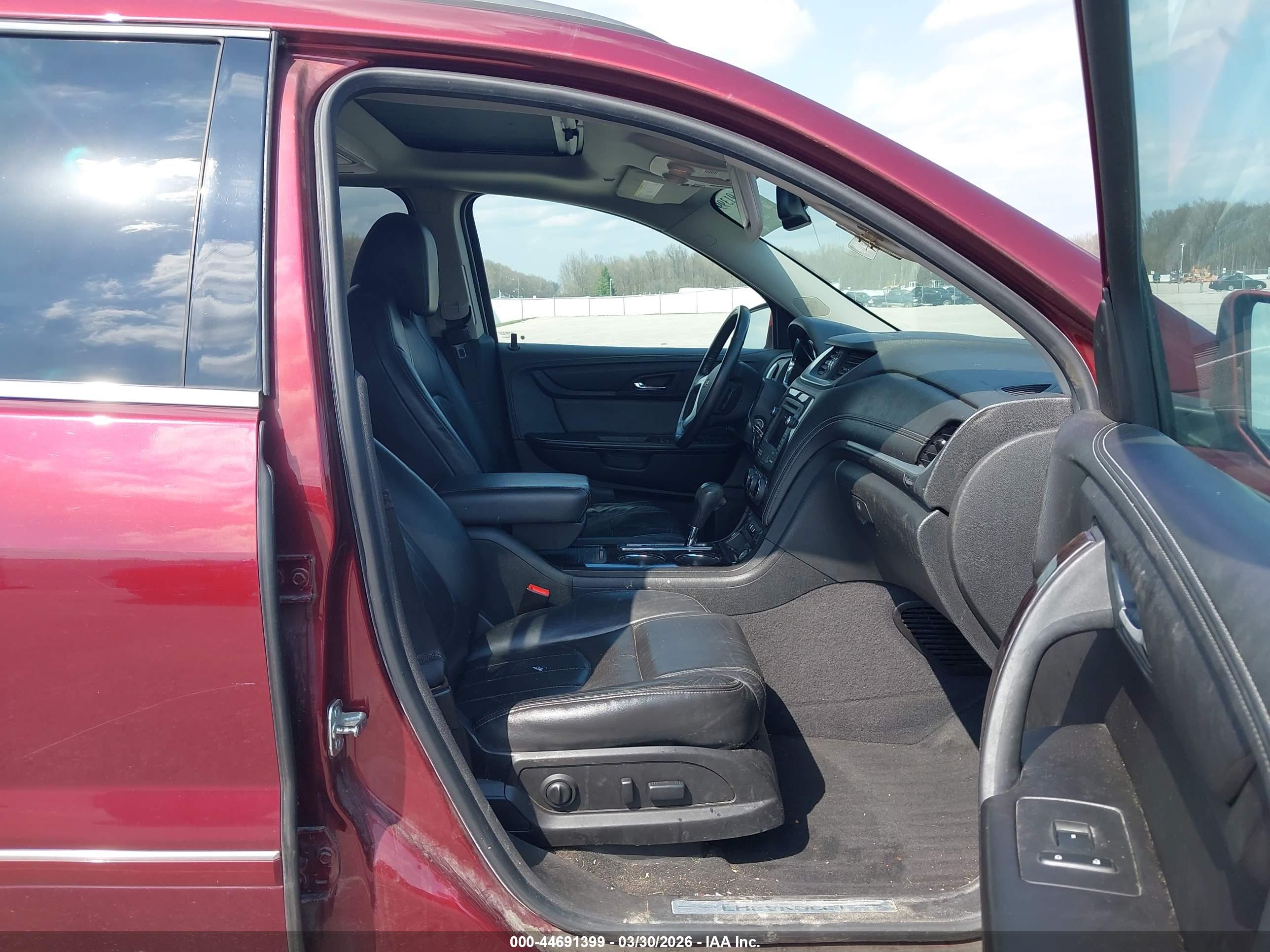 CHEVROLET TRAVERSE image 5