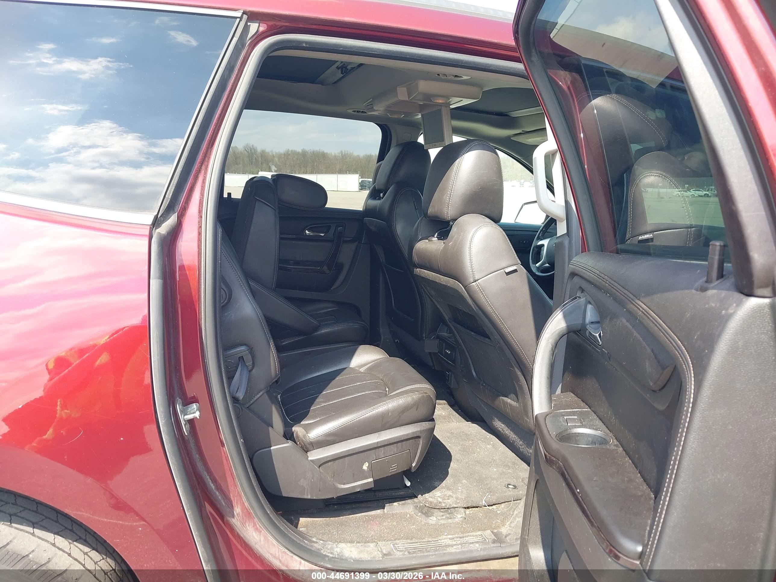 CHEVROLET TRAVERSE image 8