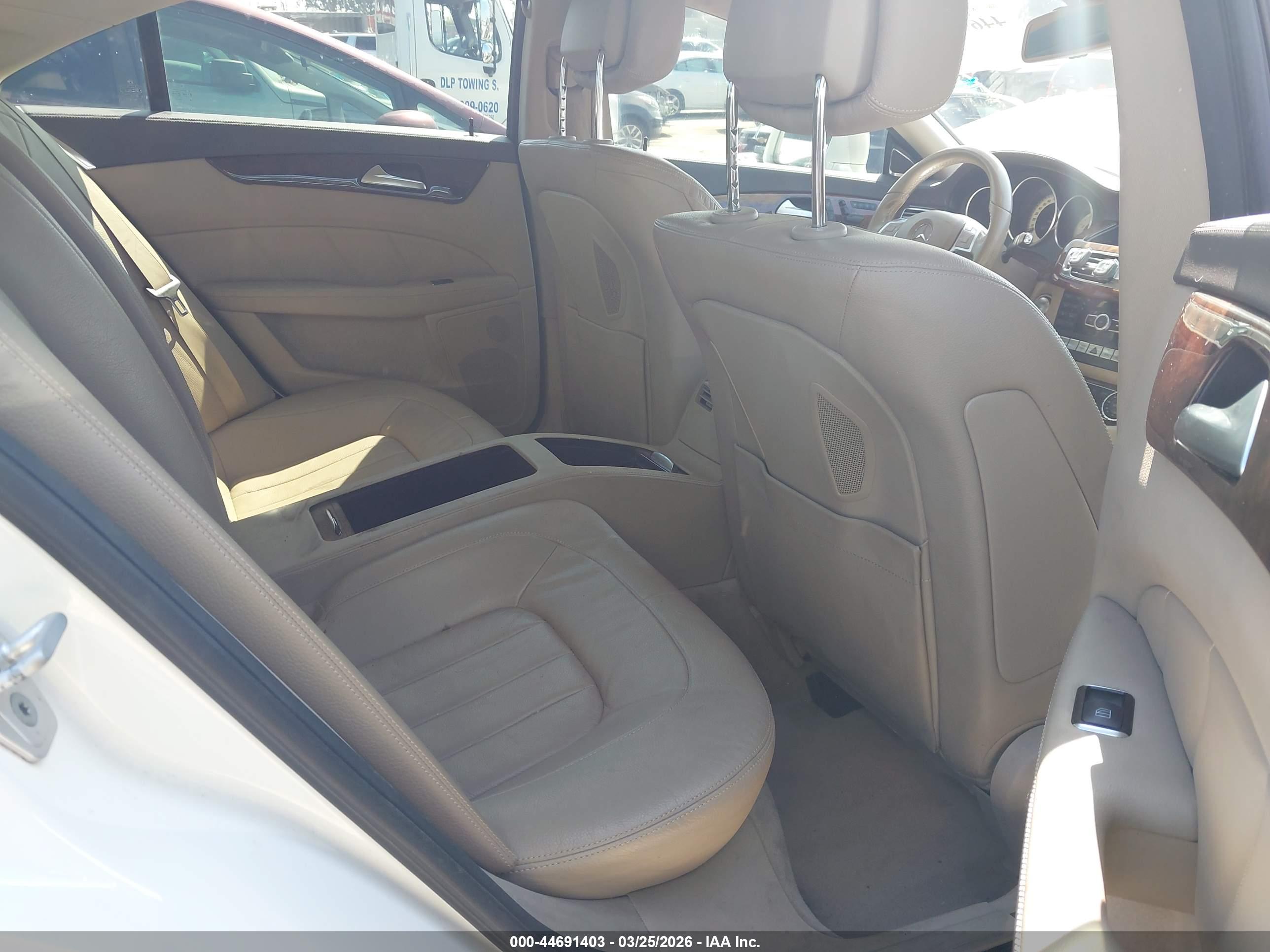 MERCEDES-BENZ CLS image 8