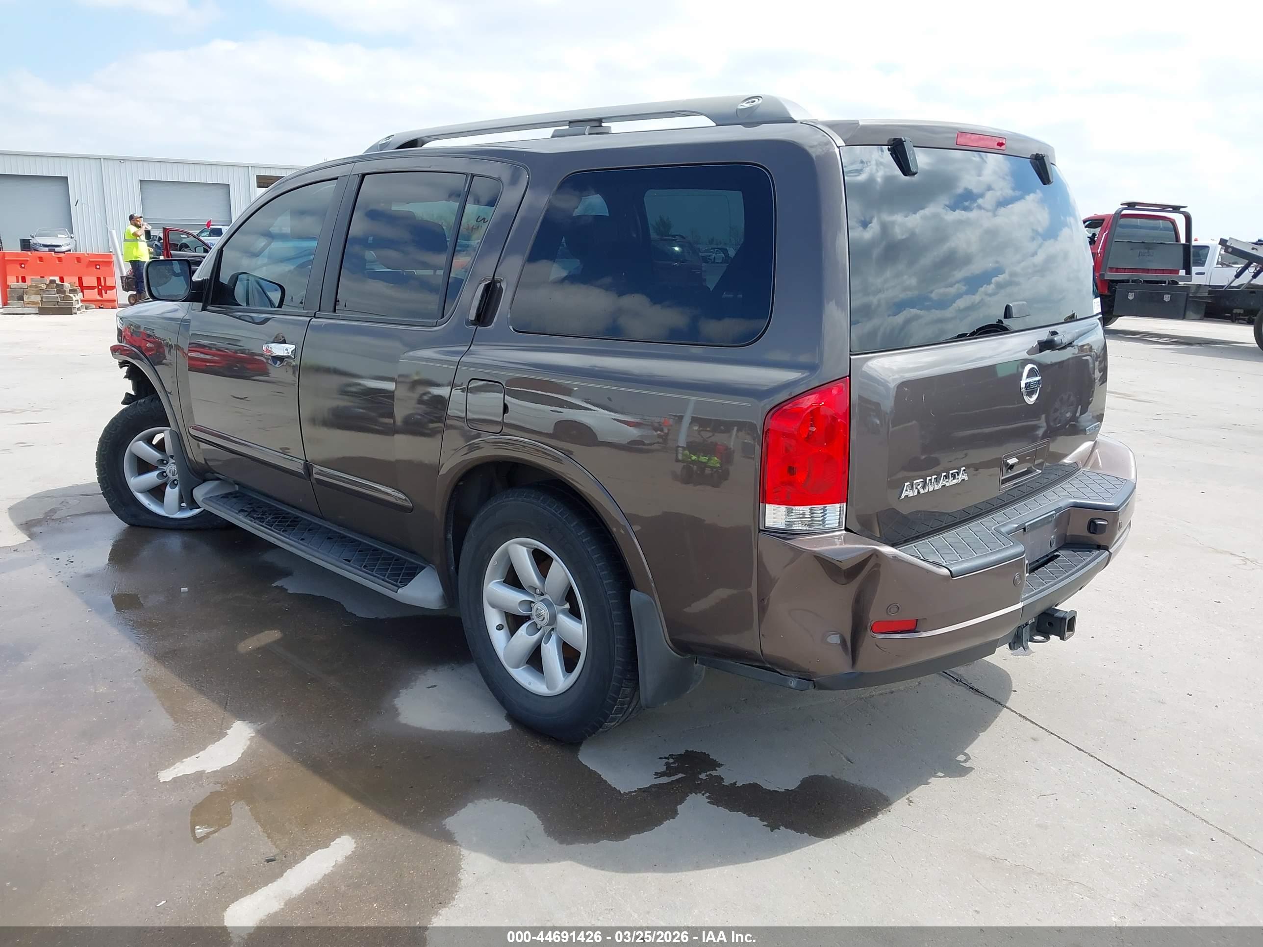 NISSAN ARMADA image 3