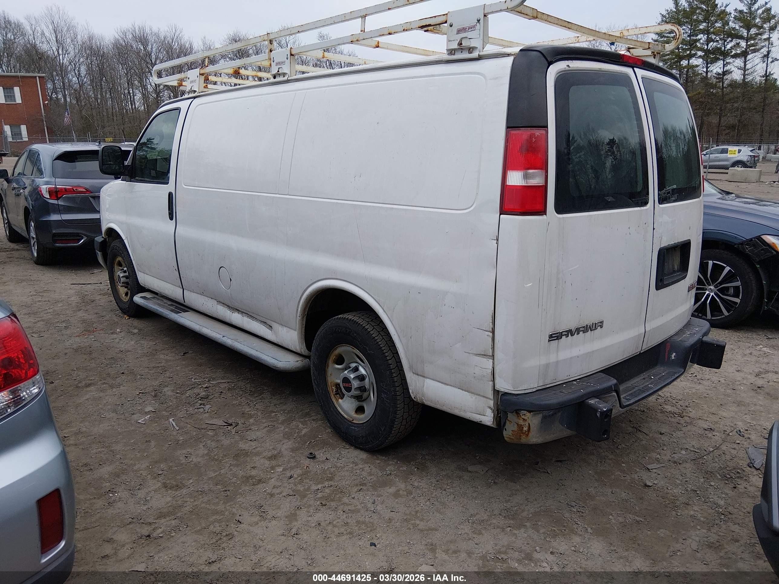 GMC SAVANA image 3