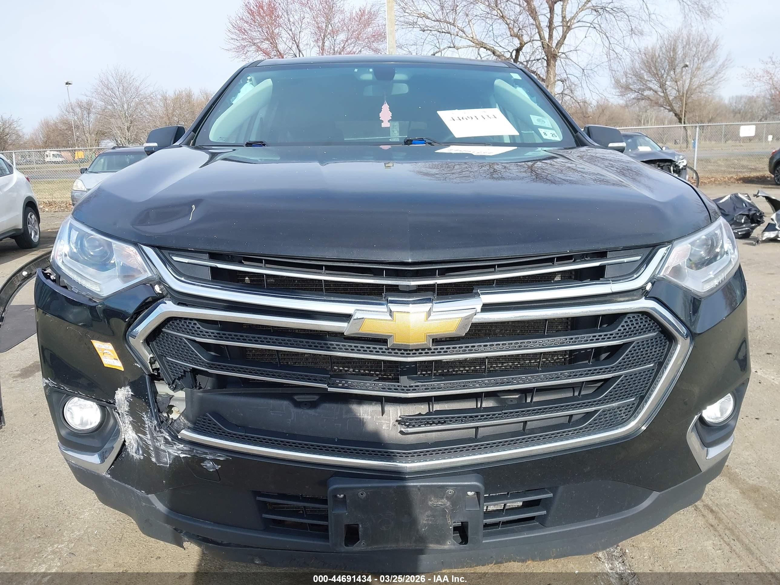CHEVROLET TRAVERSE image 6