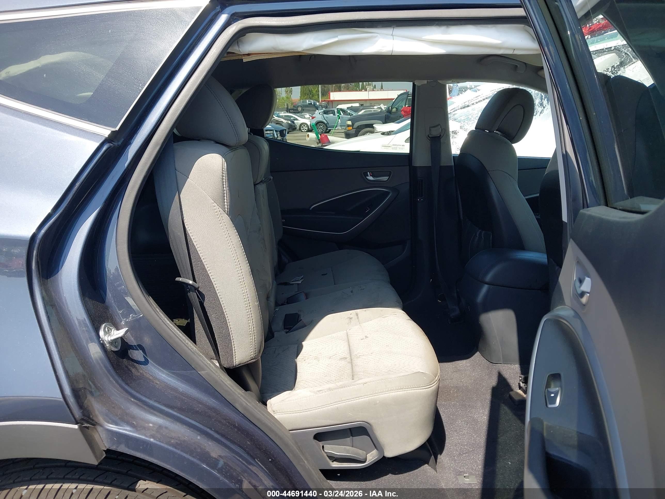 HYUNDAI SANTA image 8