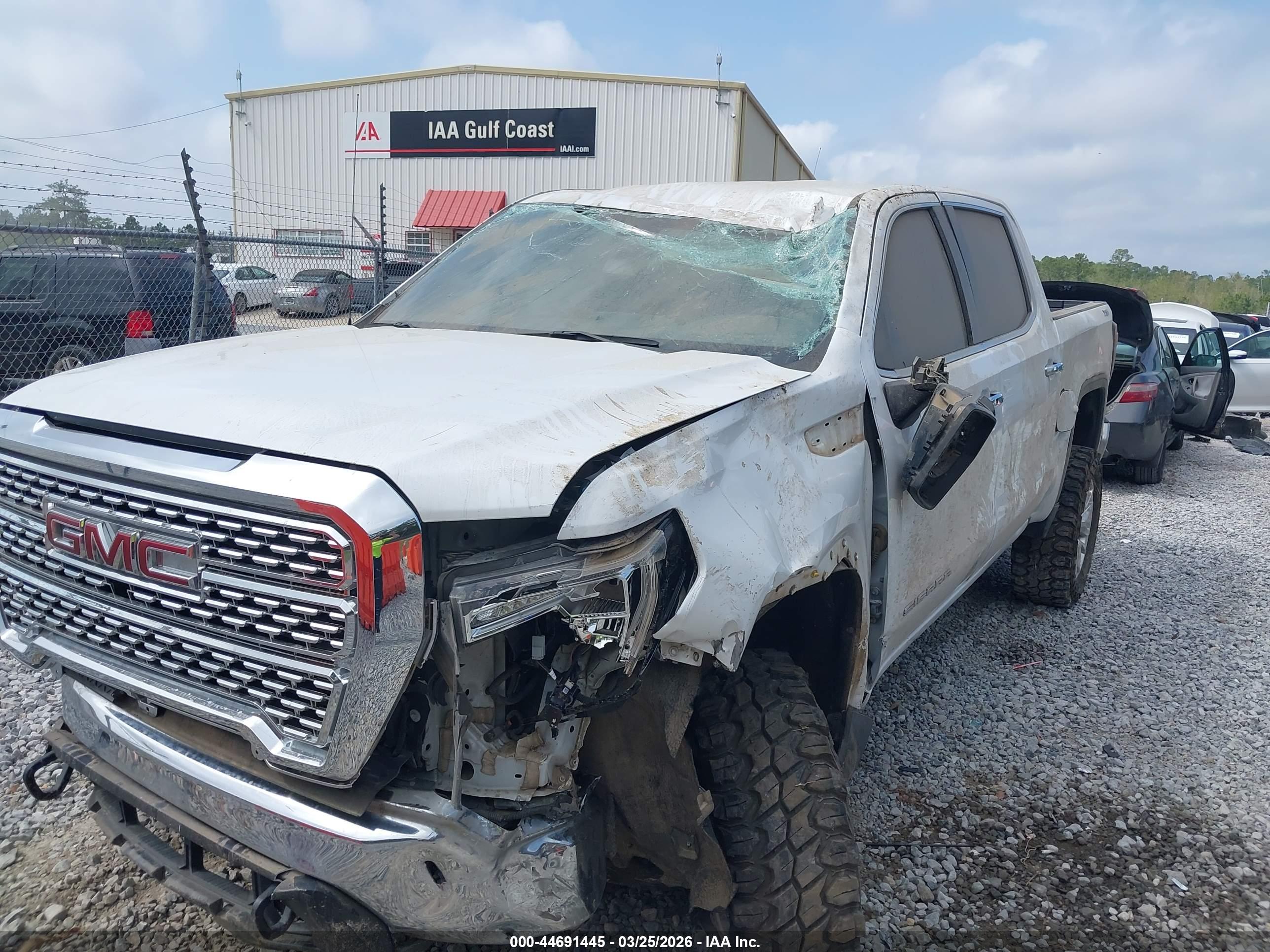 GMC SIERRA image 6